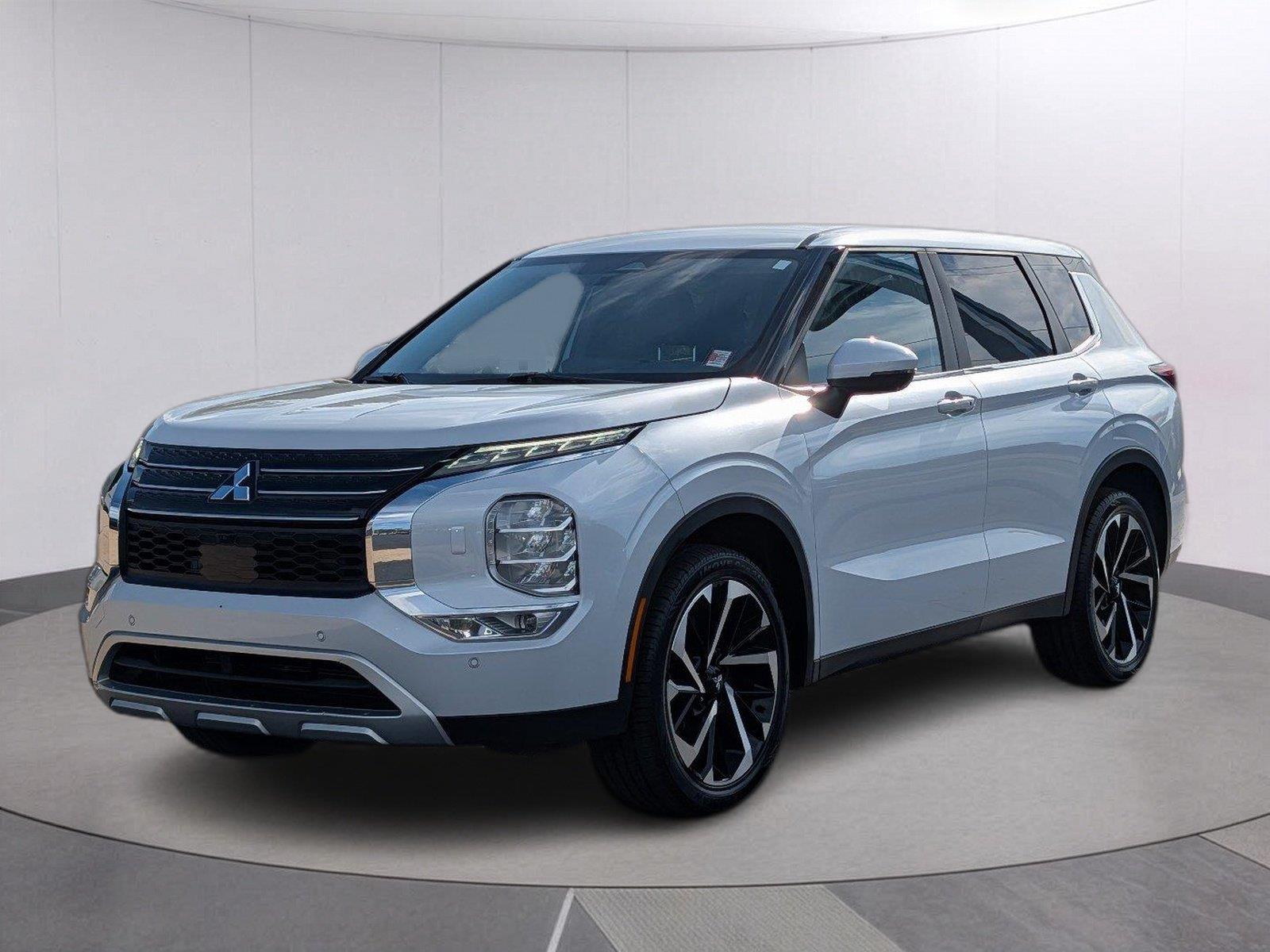 Black 2024 Mitsubishi Outlander SUV / Crossover All-Wheel Drive Continuously Variable Transmission