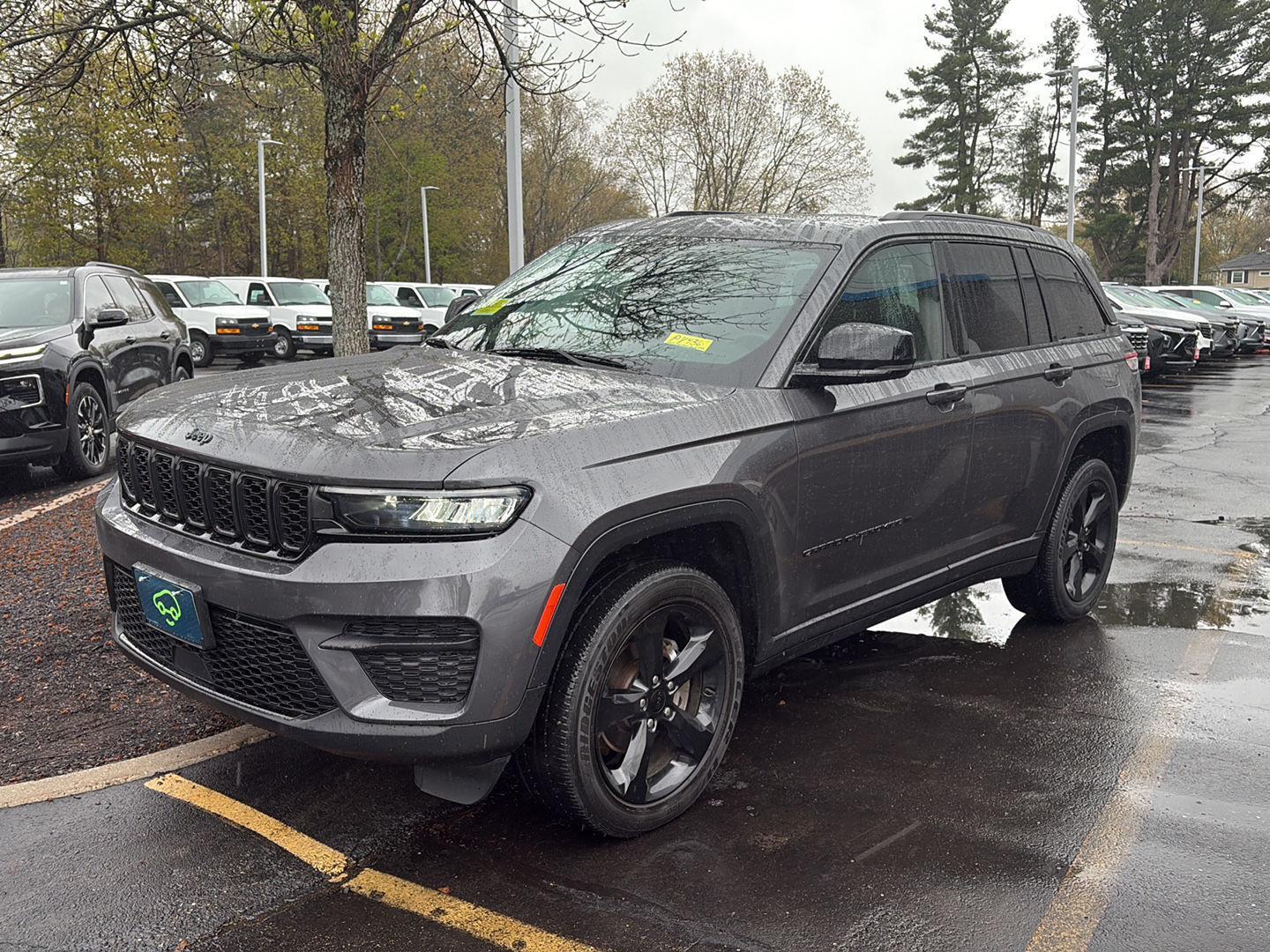 View vehicle photo 3
