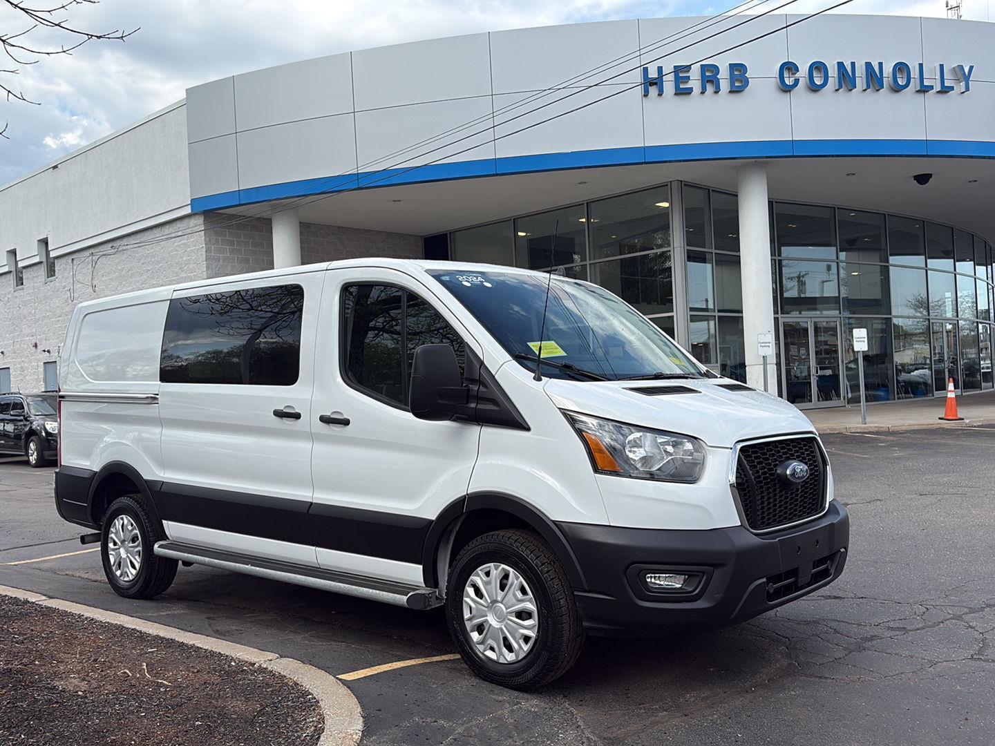 Oxford White 2024 Ford Transit Cargo 250 Low Roof LB RWD Van Rear-Wheel Drive Automatic