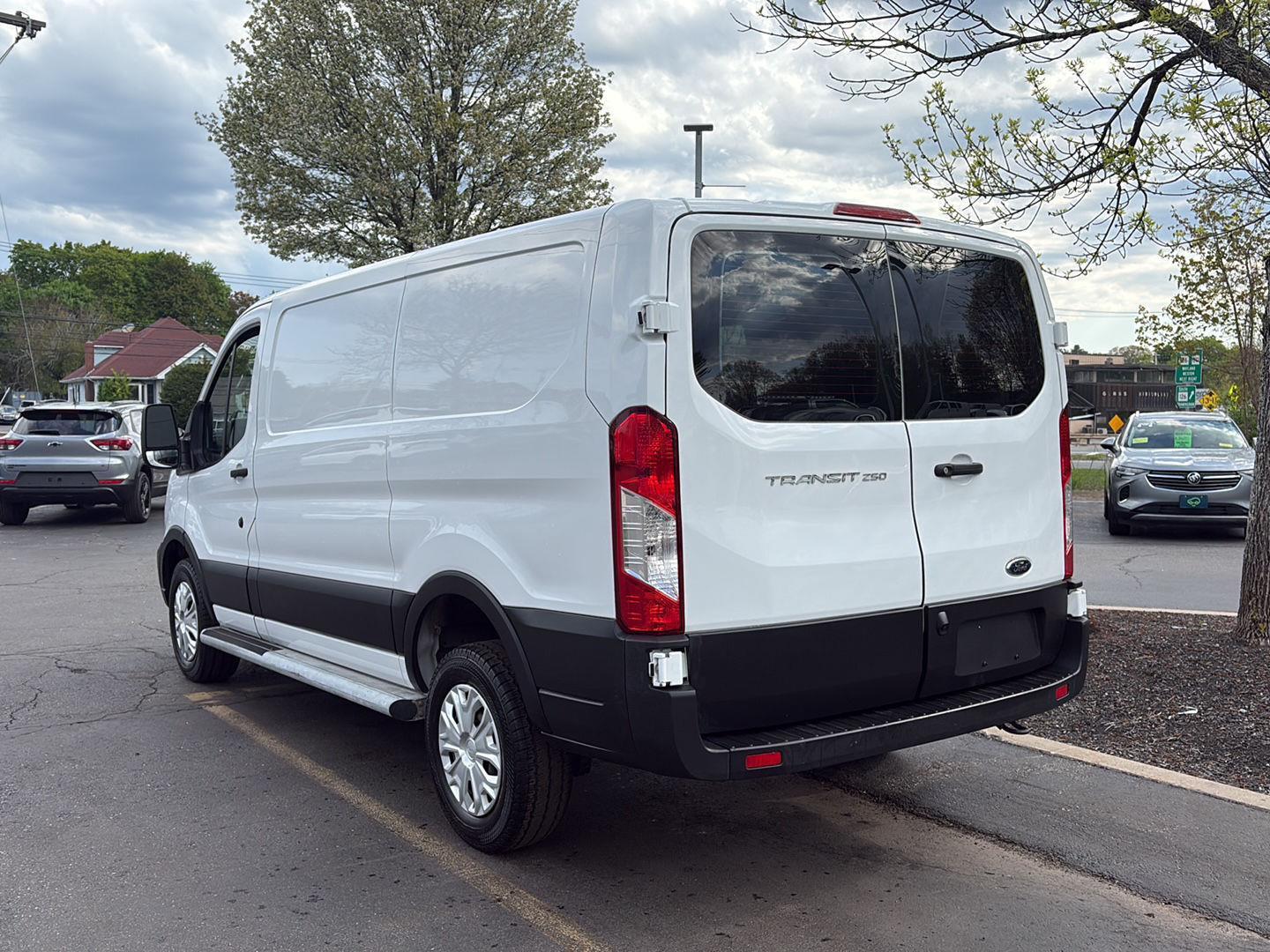 View vehicle photo 5