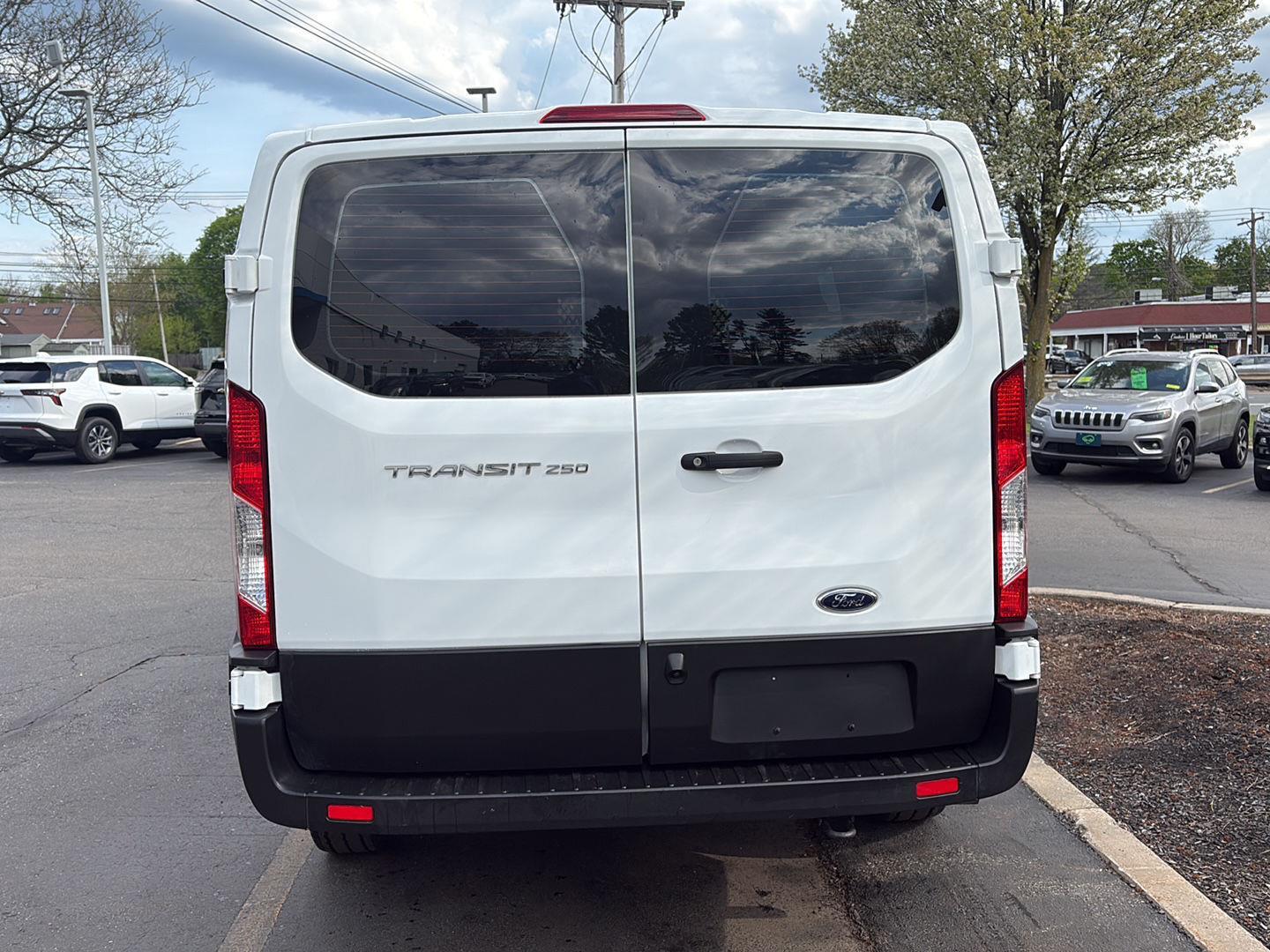 View vehicle photo 6