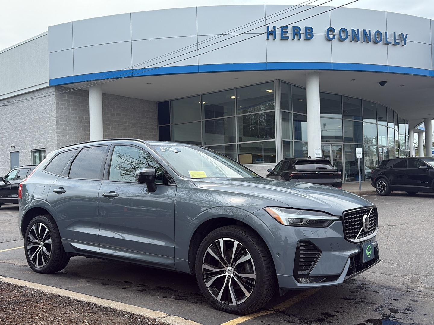 Gray (Thunder Grey Metallic) 2023 Volvo XC60 B5 Plus Dark Theme AWD SUV / Crossover All-Wheel Drive Automatic