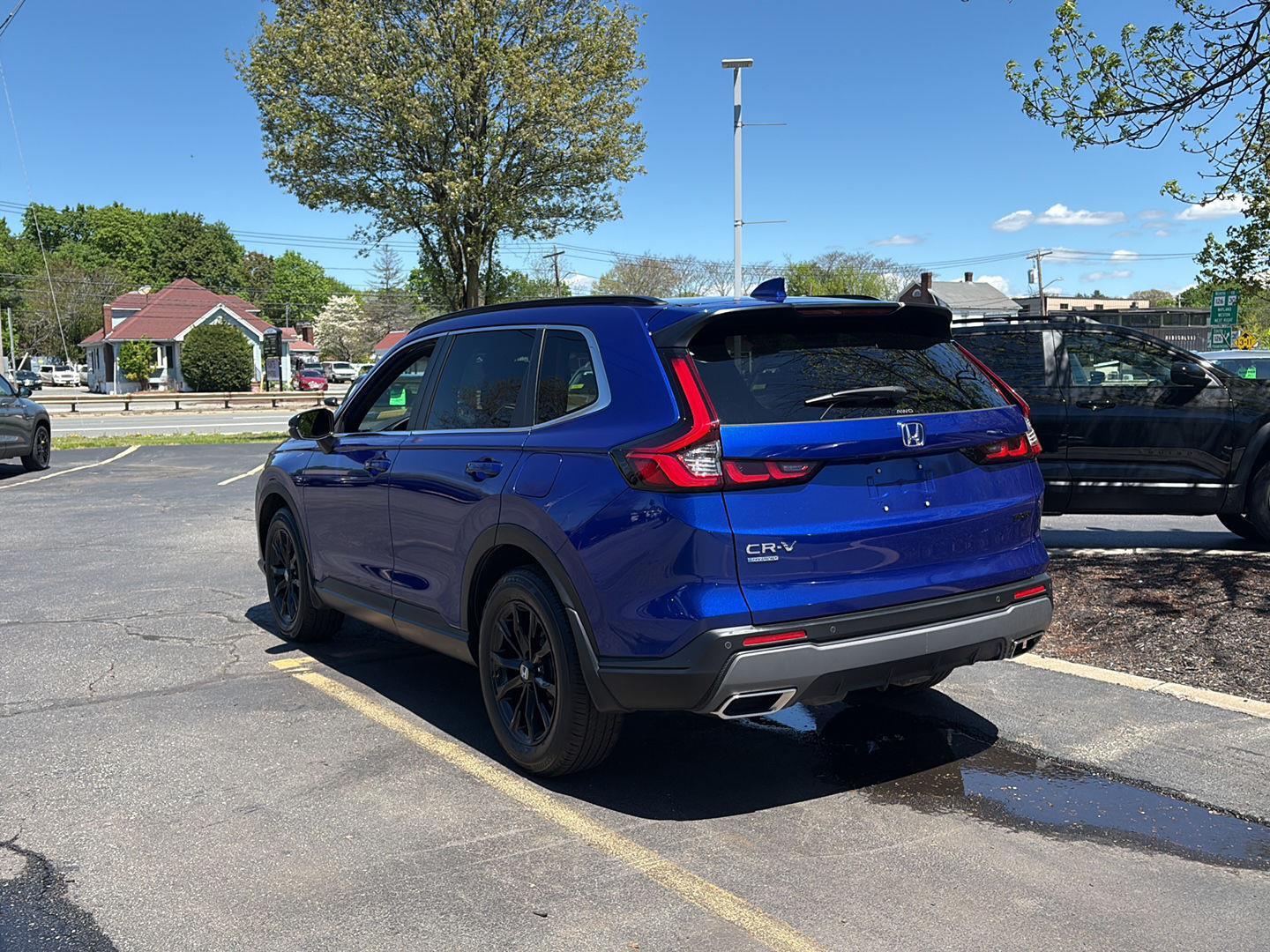 View vehicle photo 5