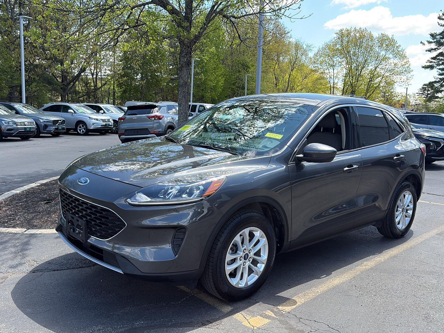 View vehicle photo 3