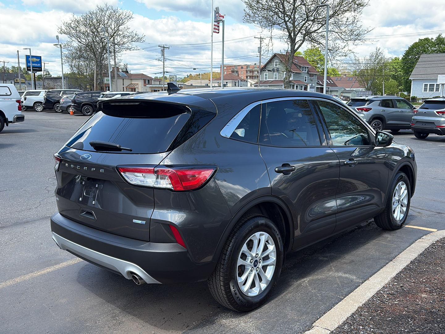 View vehicle photo 4