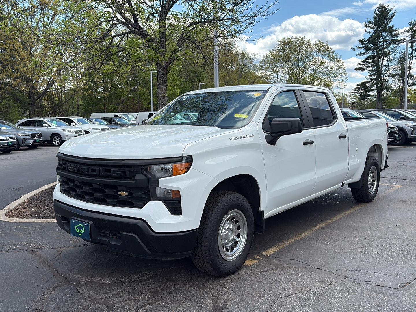 View vehicle photo 3