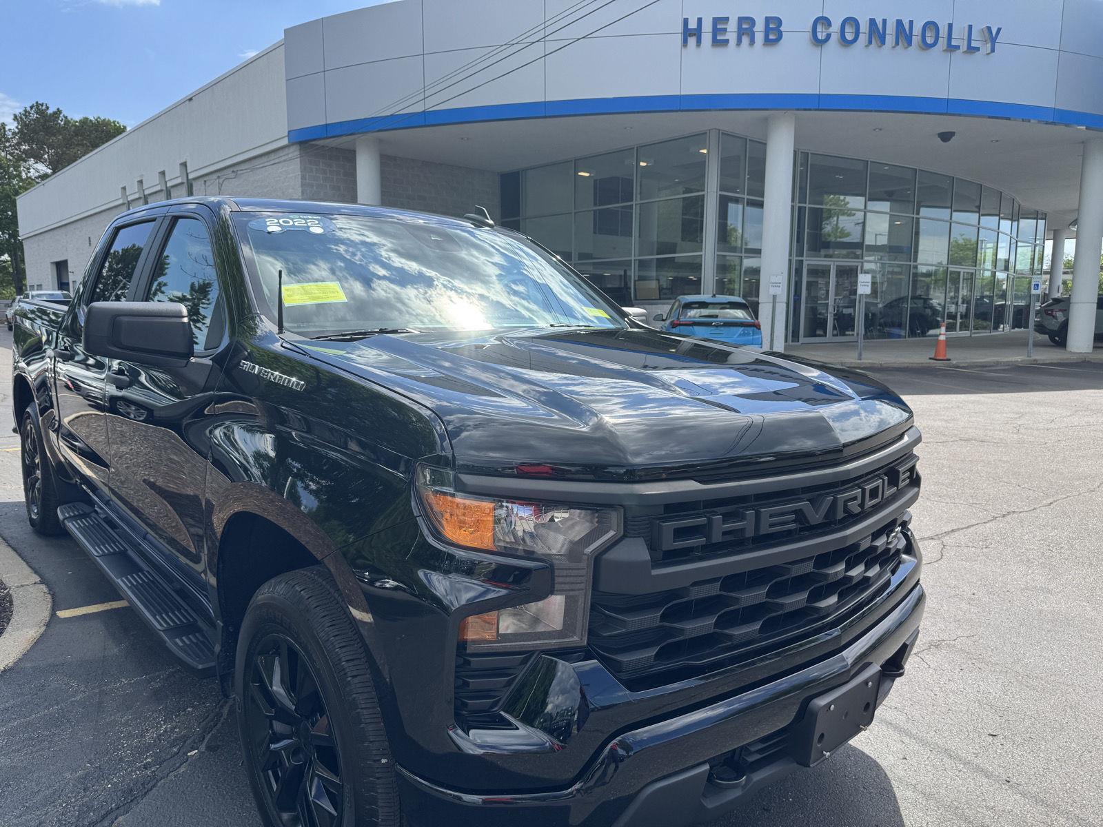 Black 2022 Chevrolet Silverado 1500 Custom Crew Cab 4WD Pickup Truck Four-Wheel Drive 8-Speed Automatic