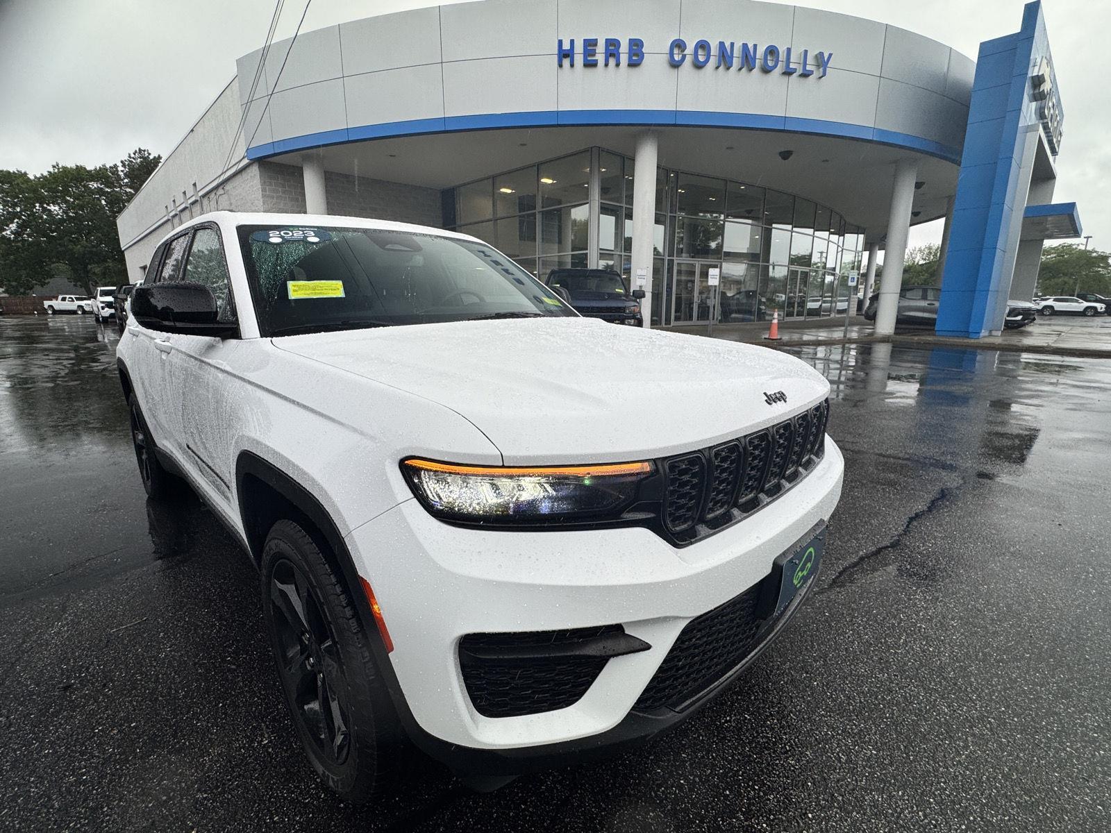 Bright White Clearcoat 2023 Jeep Grand Cherokee SUV / Crossover Four-Wheel Drive 8-Speed Automatic
