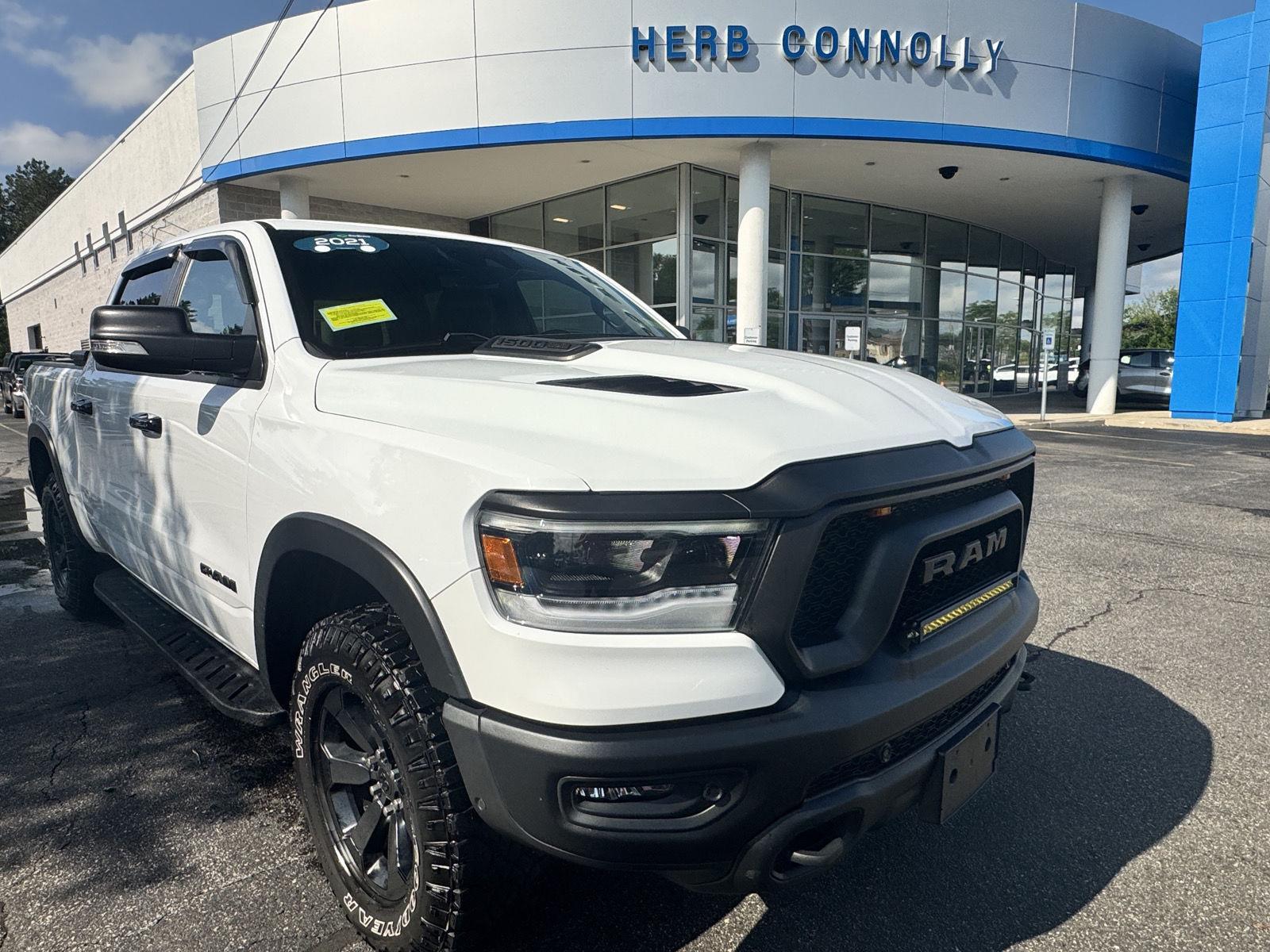 Bright White Clearcoat 2021 RAM 1500 Pickup Truck Four-Wheel Drive 8-Speed Automatic