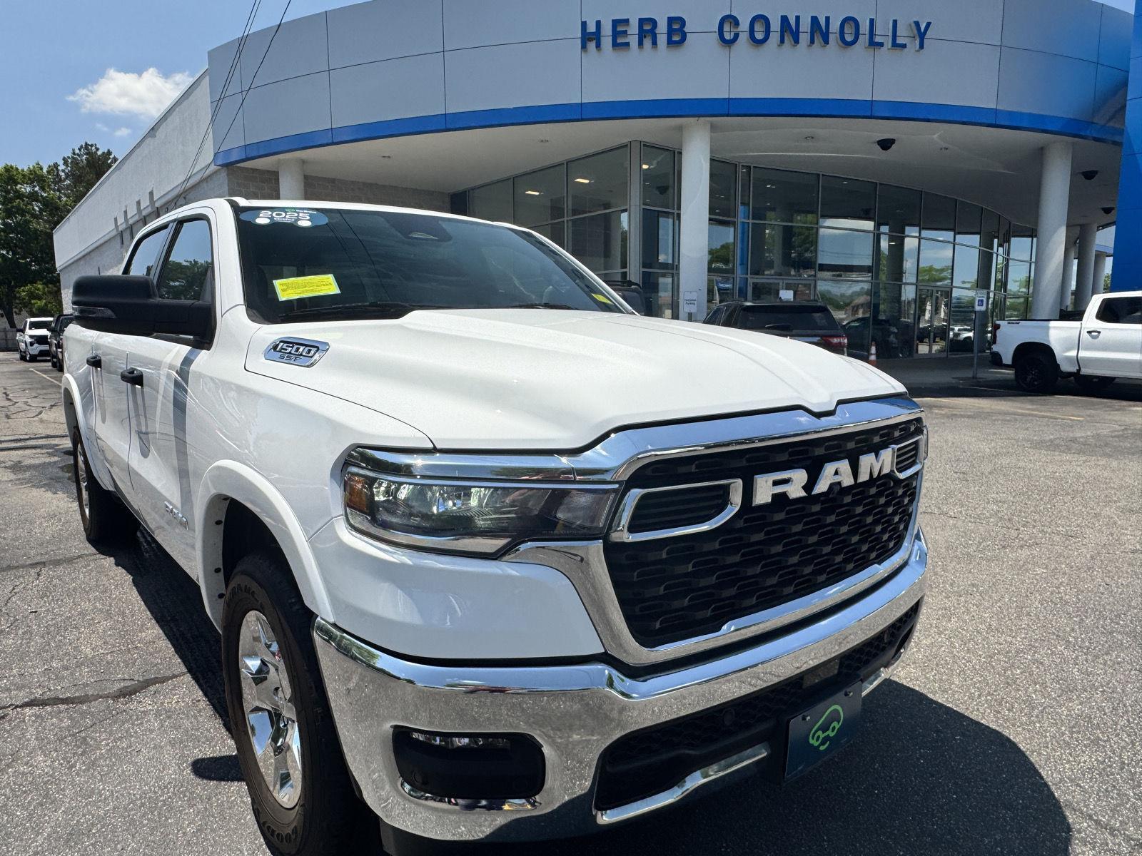 Bright White Clearcoat 2025 RAM 1500 Pickup Truck Four-Wheel Drive 8-Speed Automatic
