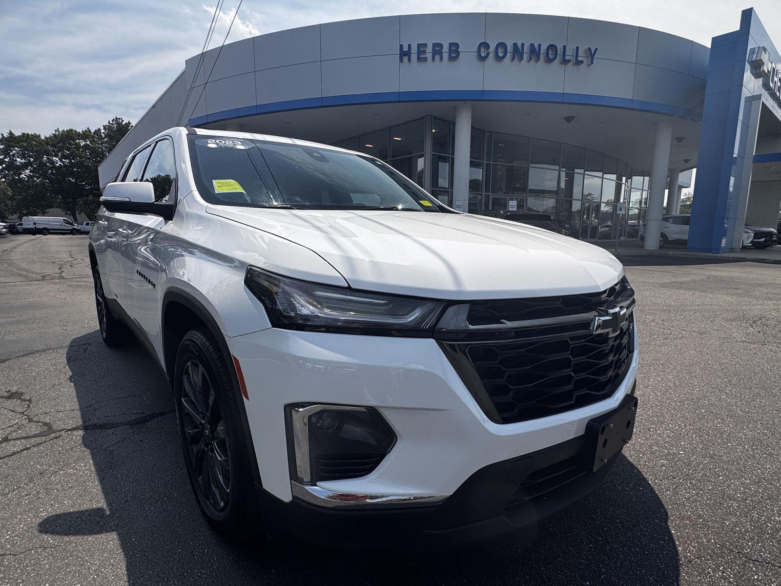 Summit White 2023 Chevrolet Traverse SUV / Crossover Four-Wheel Drive 9-Speed Automatic