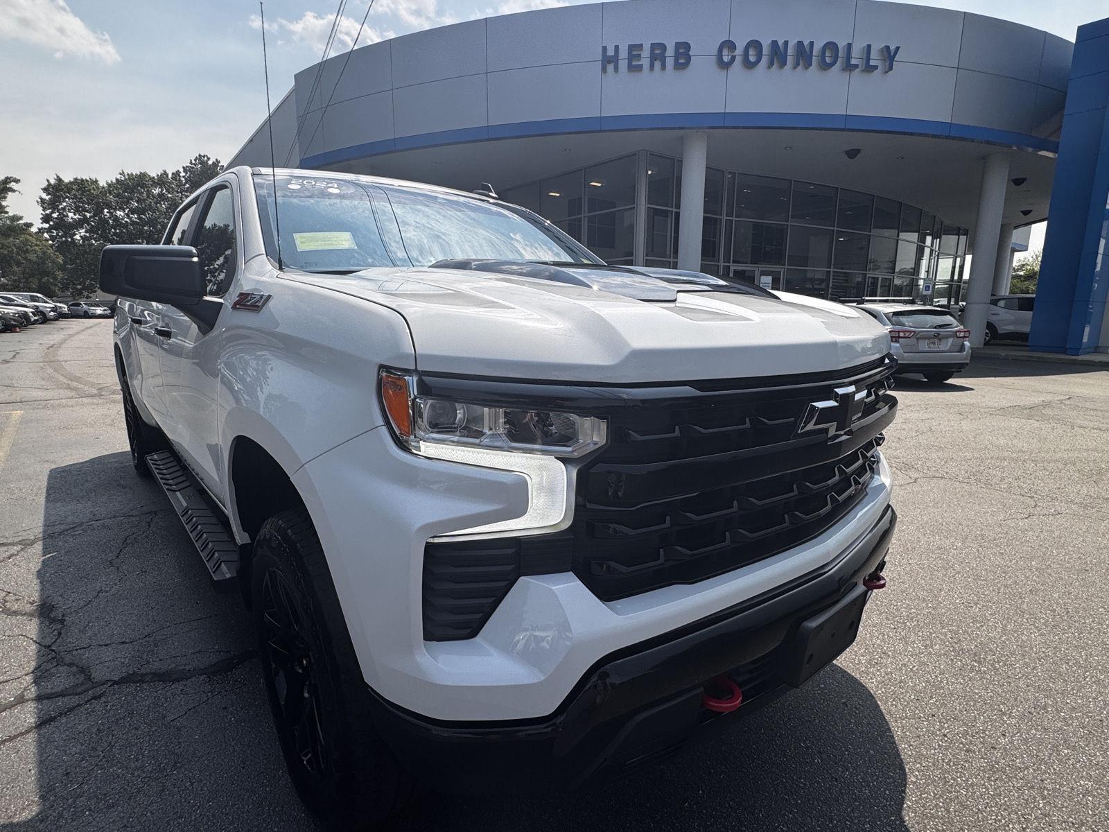 Summit White 2024 Chevrolet Silverado 1500 Pickup Truck Four-Wheel Drive 8-Speed Automatic