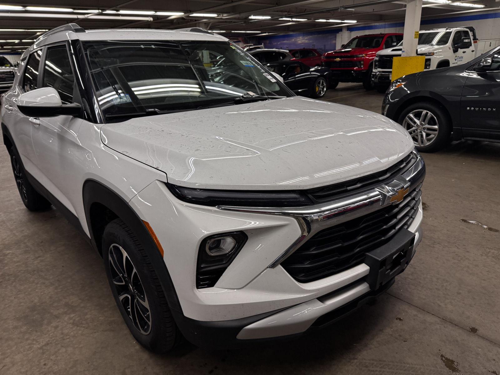 Summit White 2024 Chevrolet Trailblazer SUV / Crossover Four-Wheel Drive 9-Speed Automatic