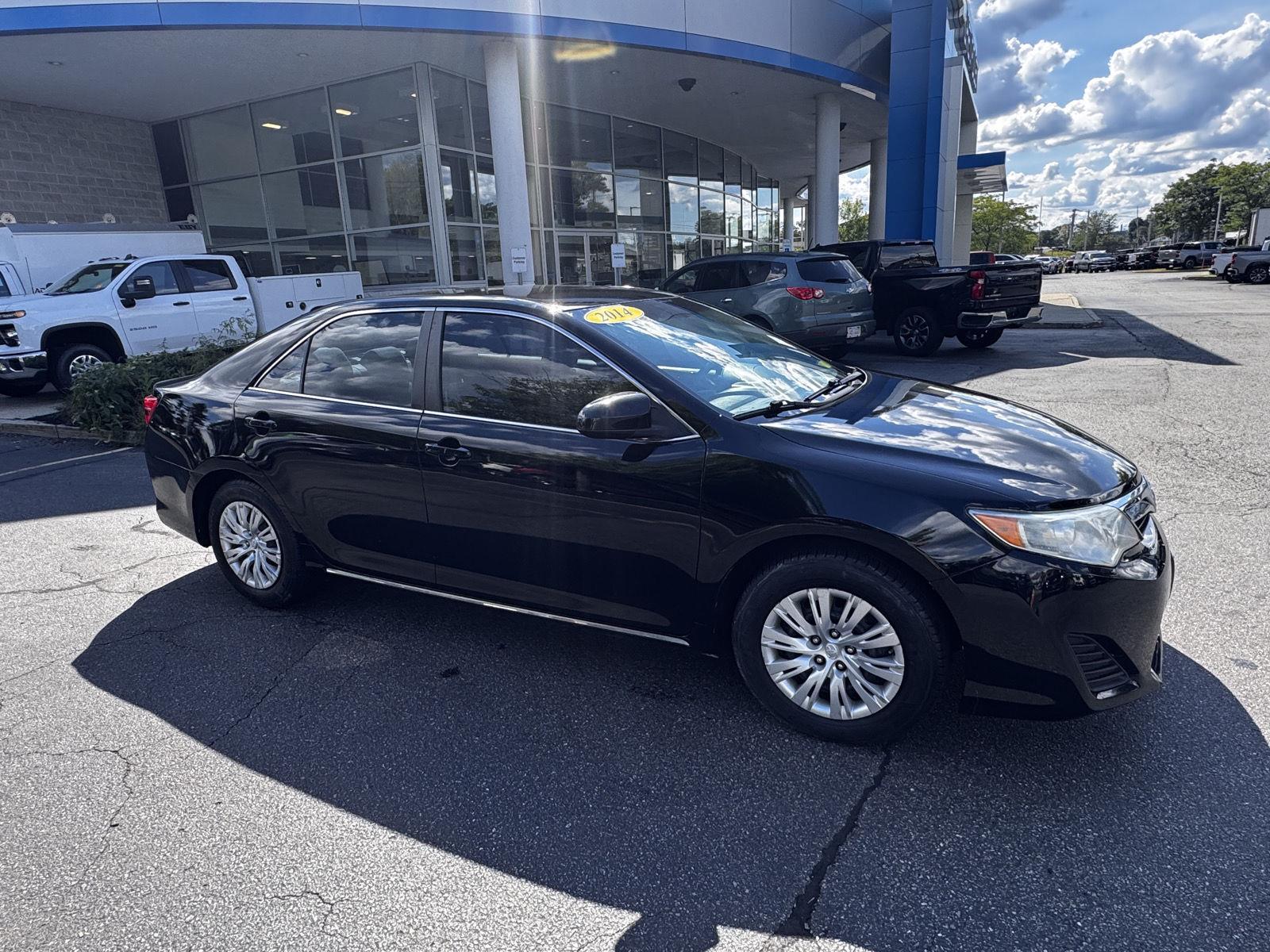 Attitude Black Metallic 2014 Toyota Camry Sedan Front-Wheel Drive 6-Speed Automatic