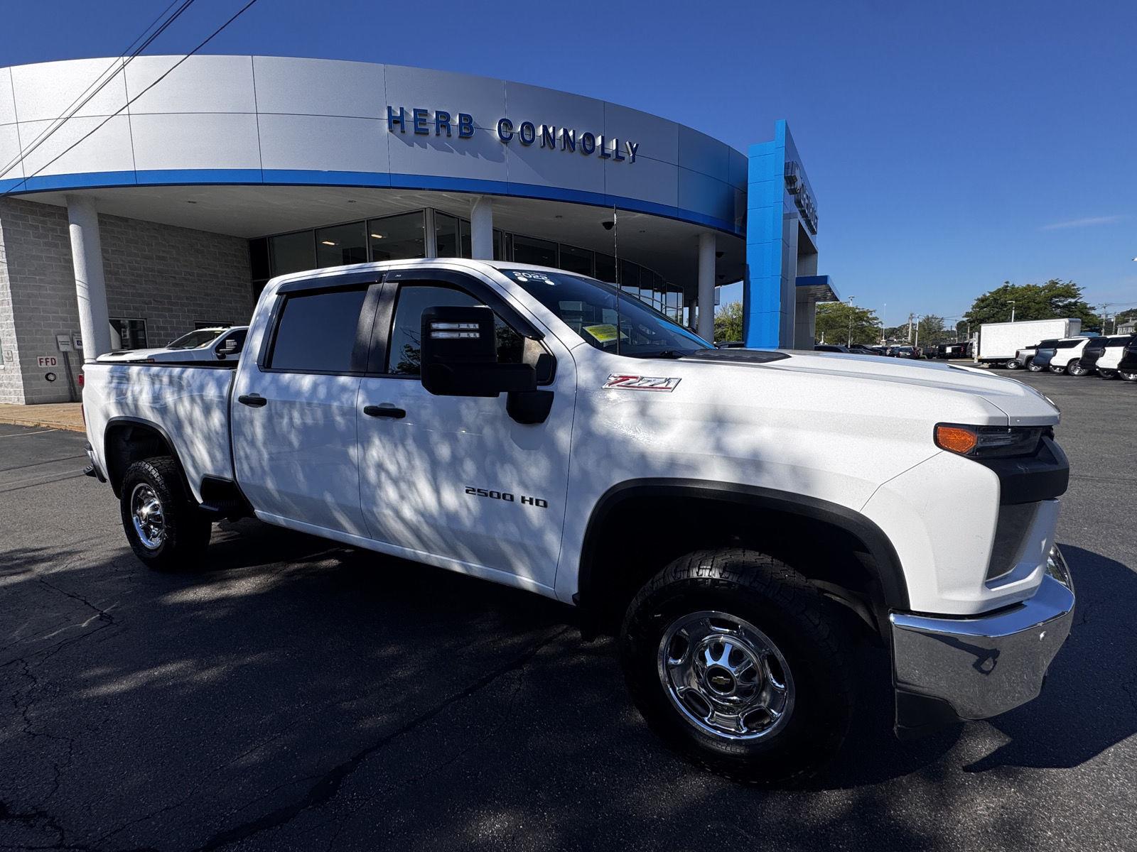 Summit White 2022 Chevrolet Silverado 2500HD Pickup Truck Four-Wheel Drive 6-Speed Automatic
