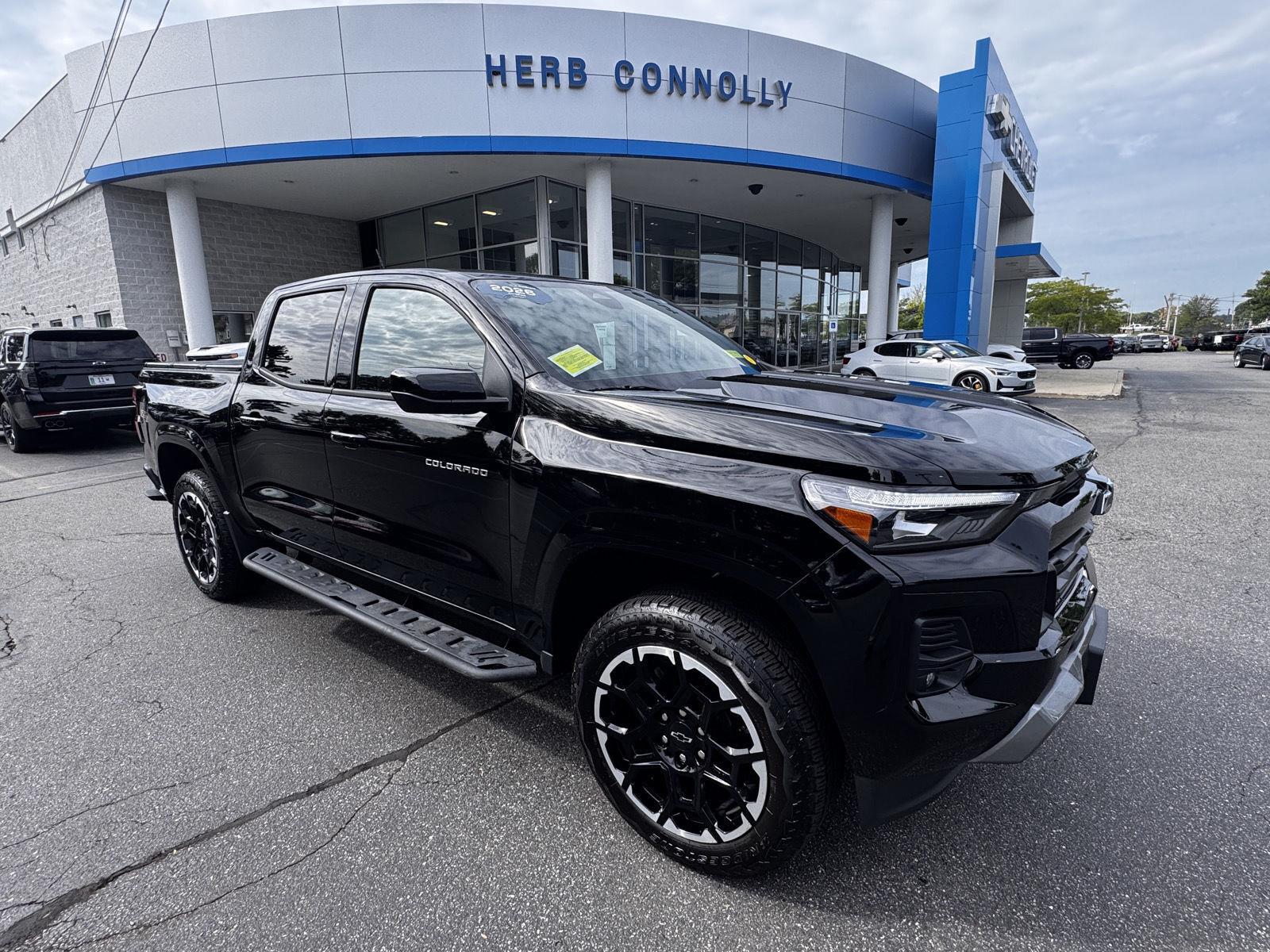 Black 2026 Chevrolet Colorado Pickup Truck Four-Wheel Drive 8-Speed Automatic
