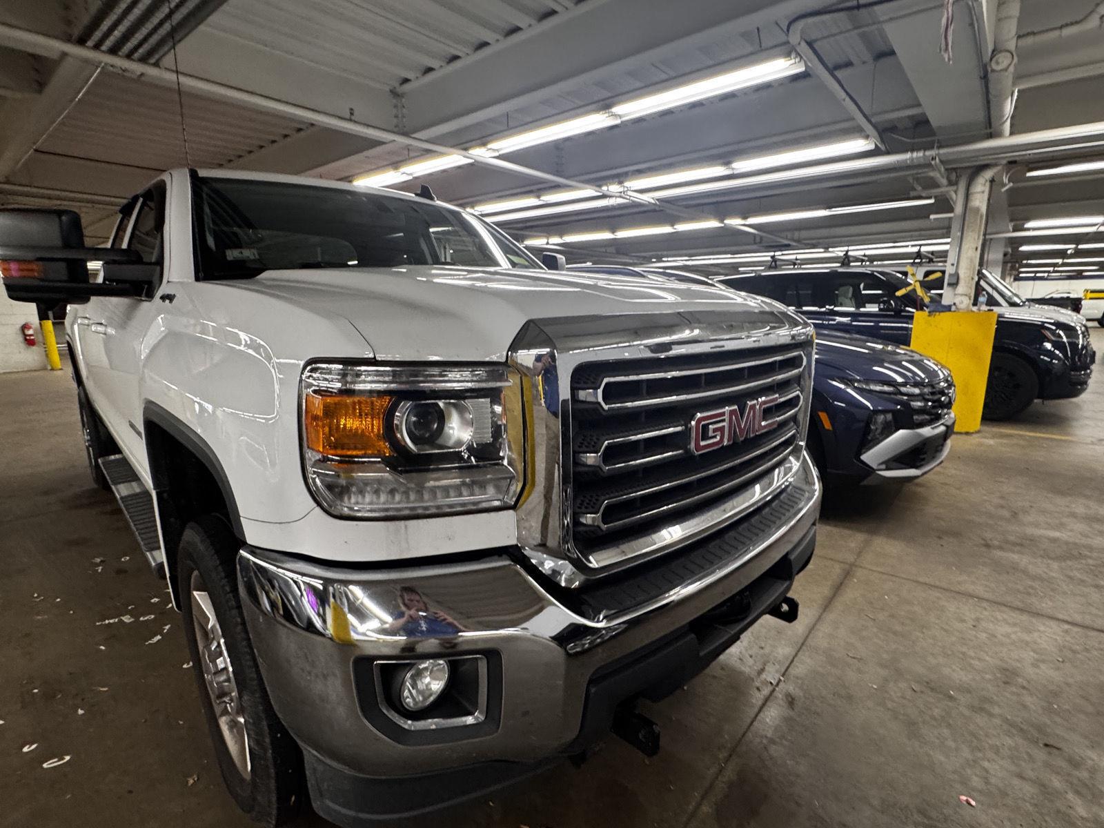 Summit White 2019 GMC Sierra 2500HD Pickup Truck Four-Wheel Drive 6-Speed Automatic