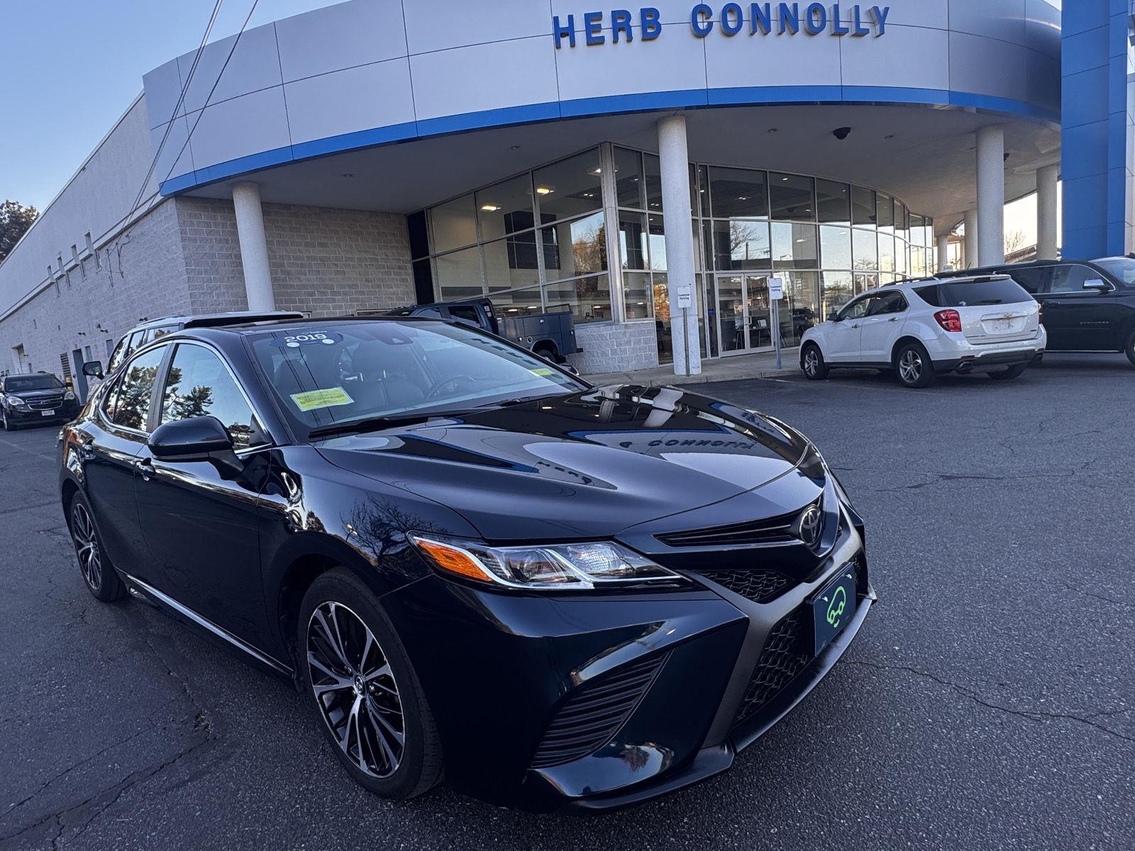 2019 Toyota Camry SE FWD