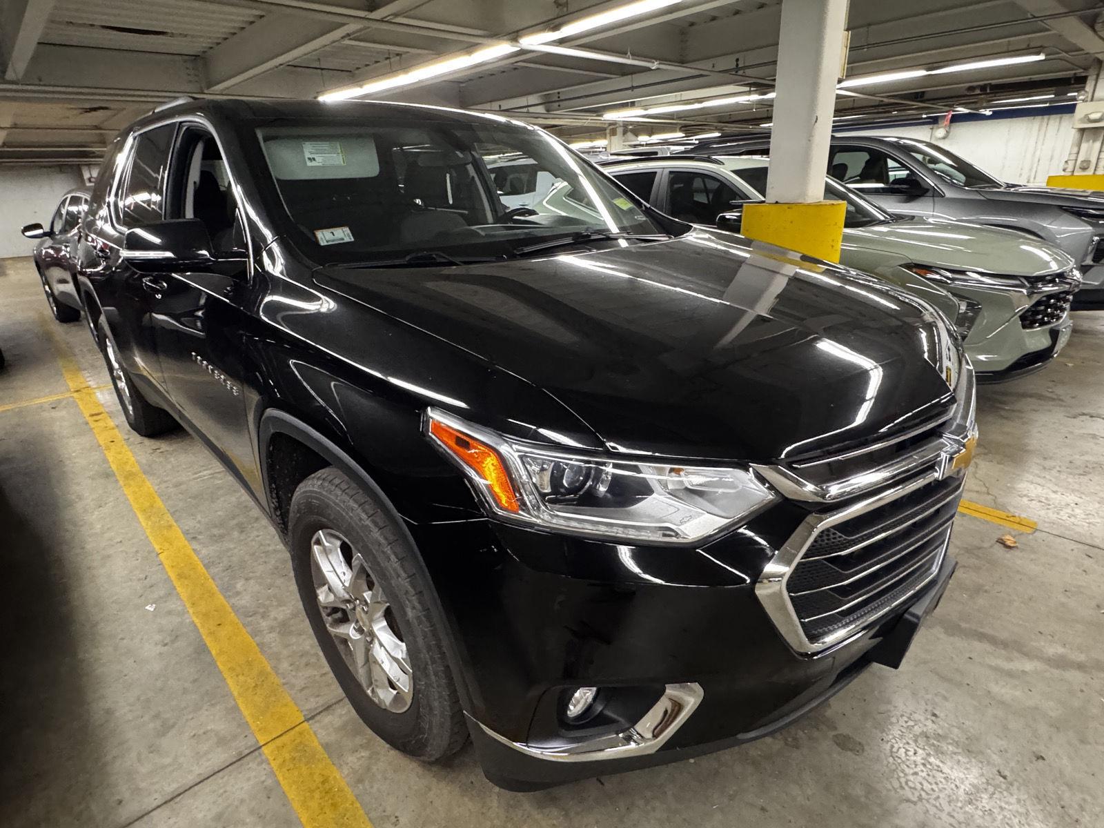 Mosaic Black Metallic 2020 Chevrolet Traverse SUV / Crossover Four-Wheel Drive 9-Speed Automatic