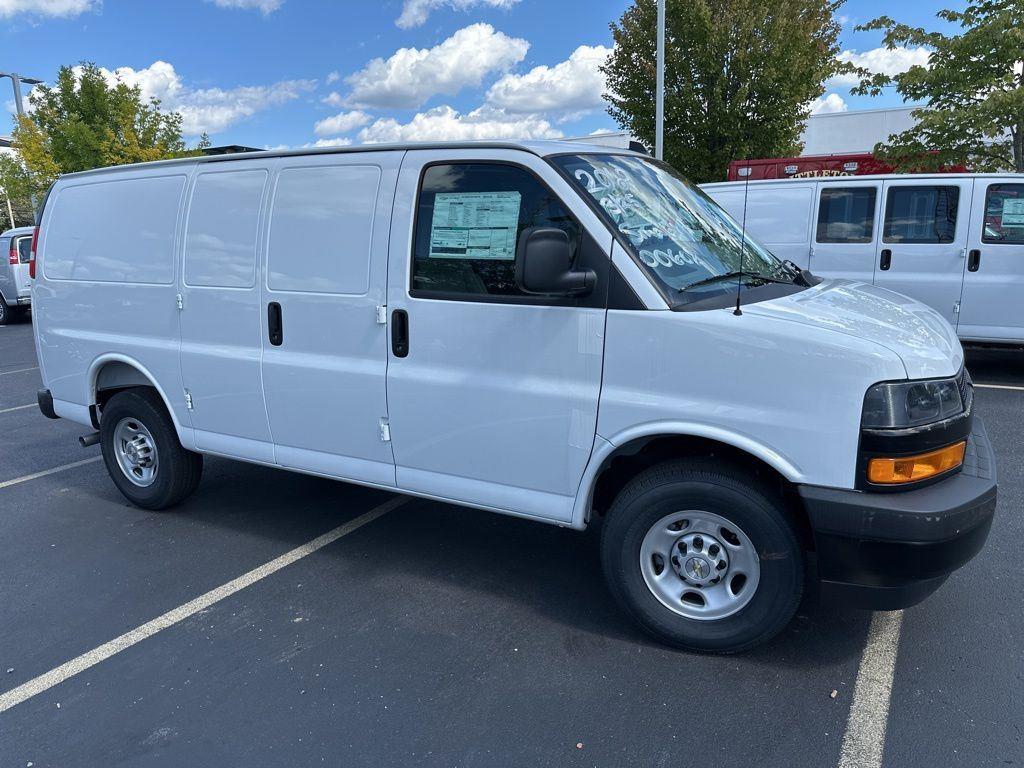 Summit White 2025 Chevrolet Express Cargo 2500 RWD Van Rear-Wheel Drive 8-Speed Automatic