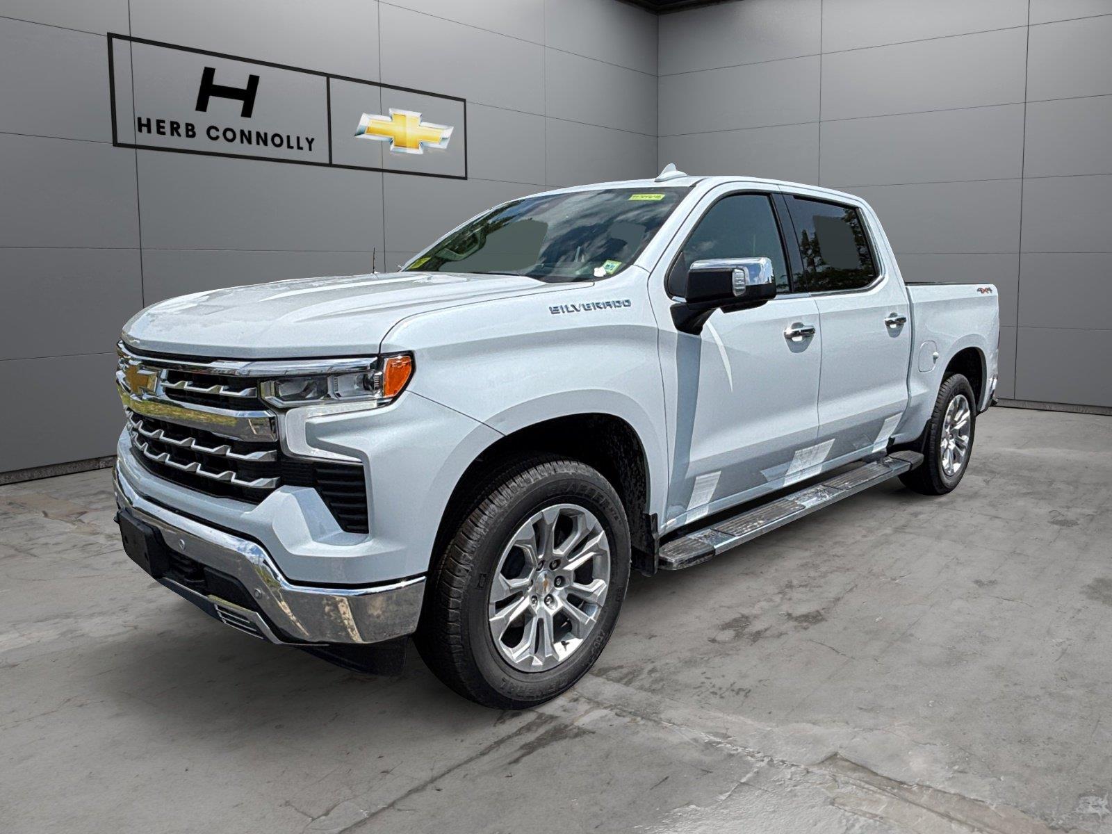 Polar White Tricoat 2026 Chevrolet Silverado 1500 Pickup Truck Four-Wheel Drive Automatic