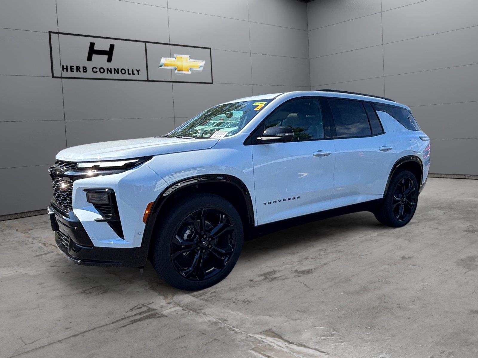 Polar White Tricoat 2027 Chevrolet Traverse SUV / Crossover Four-Wheel Drive 8-Speed Automatic