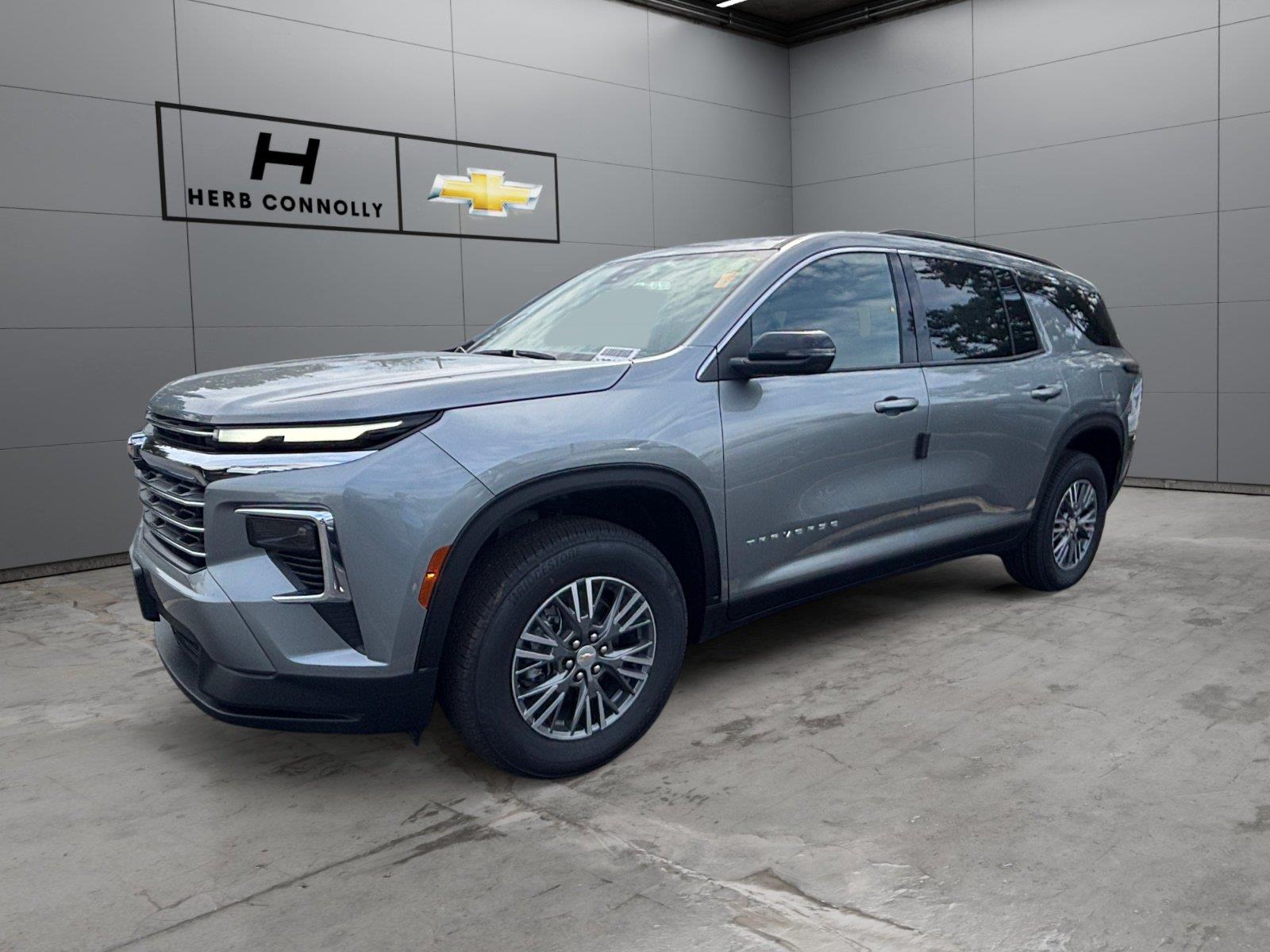 Sterling Gray Metallic 2027 Chevrolet Traverse SUV / Crossover Four-Wheel Drive 8-Speed Automatic