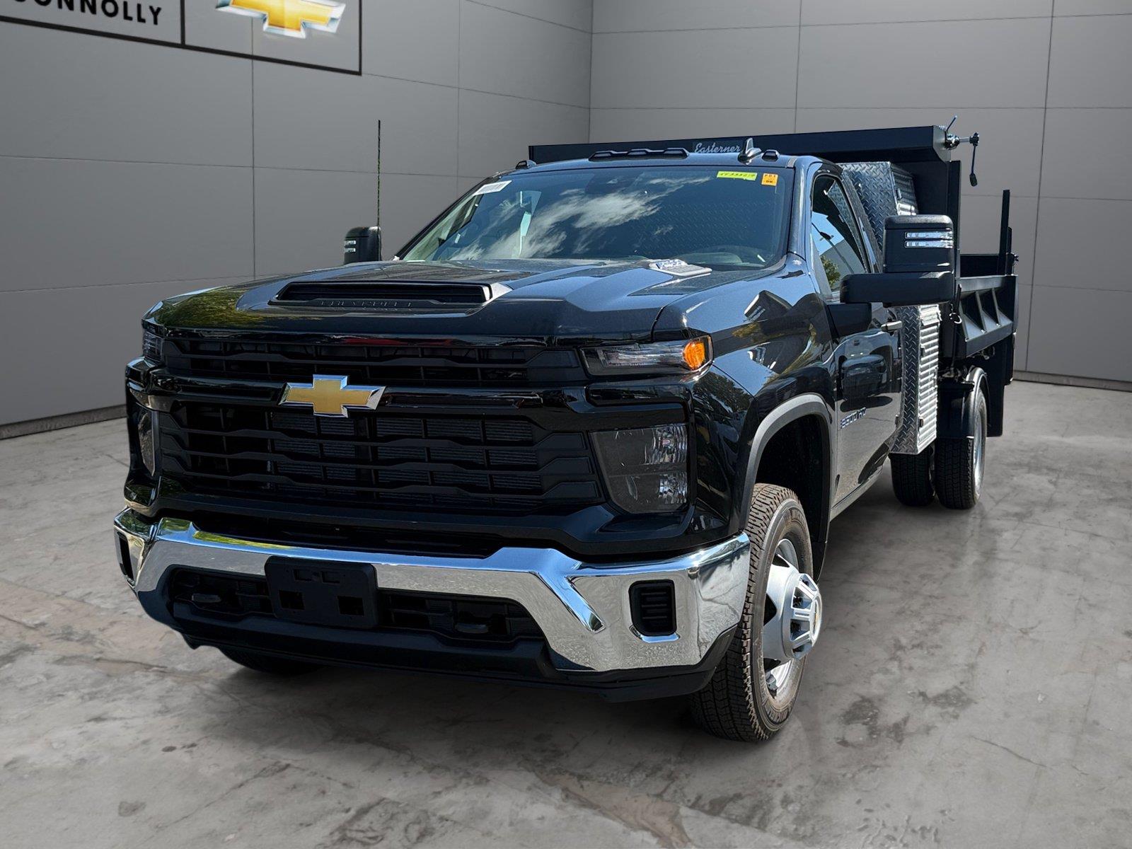 Black 2026 Chevrolet Silverado 3500HD Chassis Pickup Truck Four-Wheel Drive Automatic