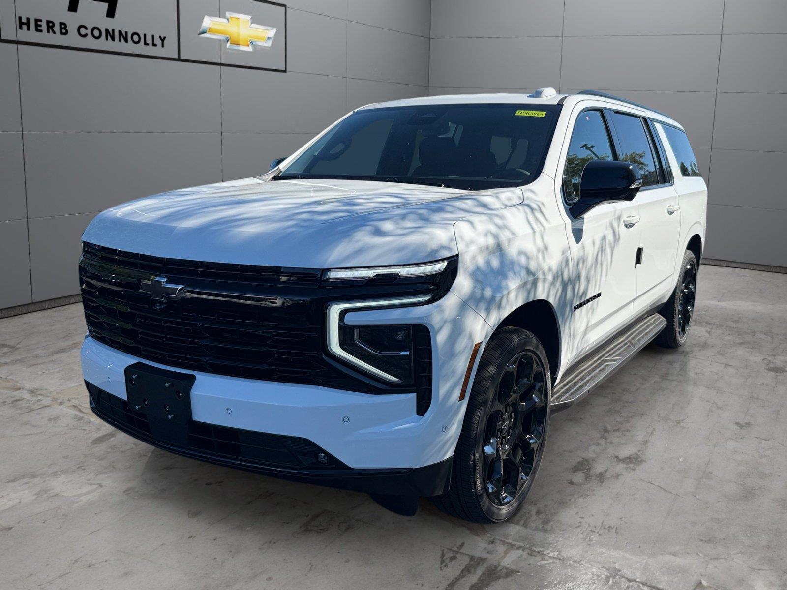 Summit White 2026 Chevrolet Suburban SUV / Crossover Four-Wheel Drive Automatic