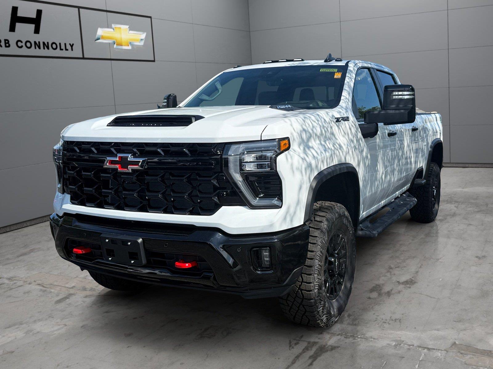 Summit White 2026 Chevrolet Silverado 2500HD Pickup Truck Four-Wheel Drive Automatic