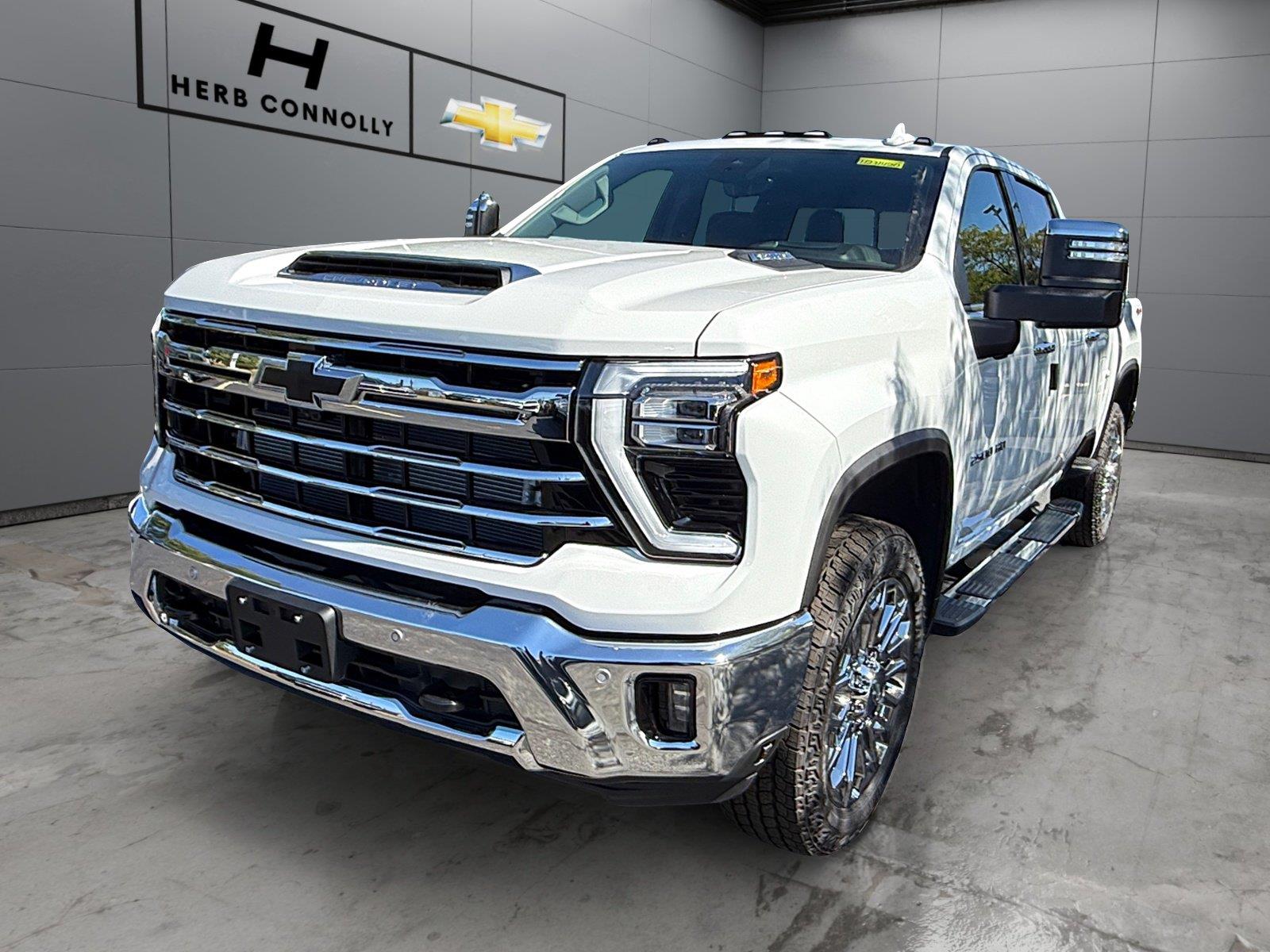 Summit White 2026 Chevrolet Silverado 2500HD Pickup Truck Four-Wheel Drive Automatic