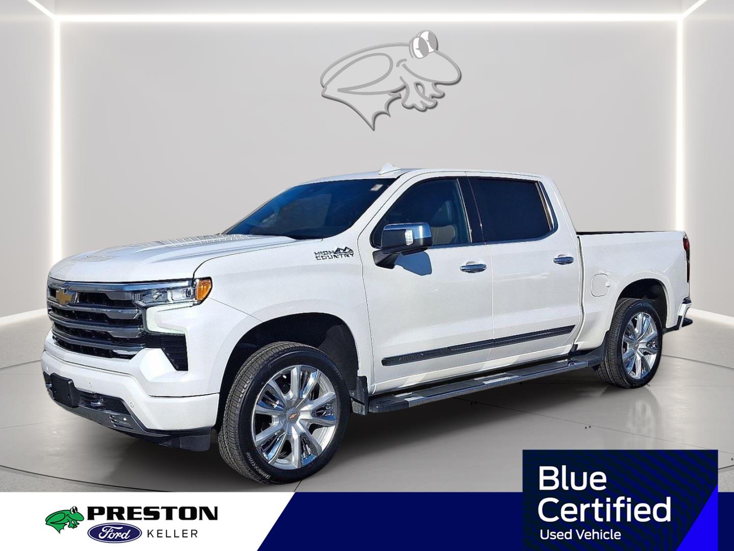 White (Iridescent Pearl Tricoat) 2023 Chevrolet Silverado 1500 High Country Crew Cab 4WD Pickup Truck Four-Wheel Drive Automatic