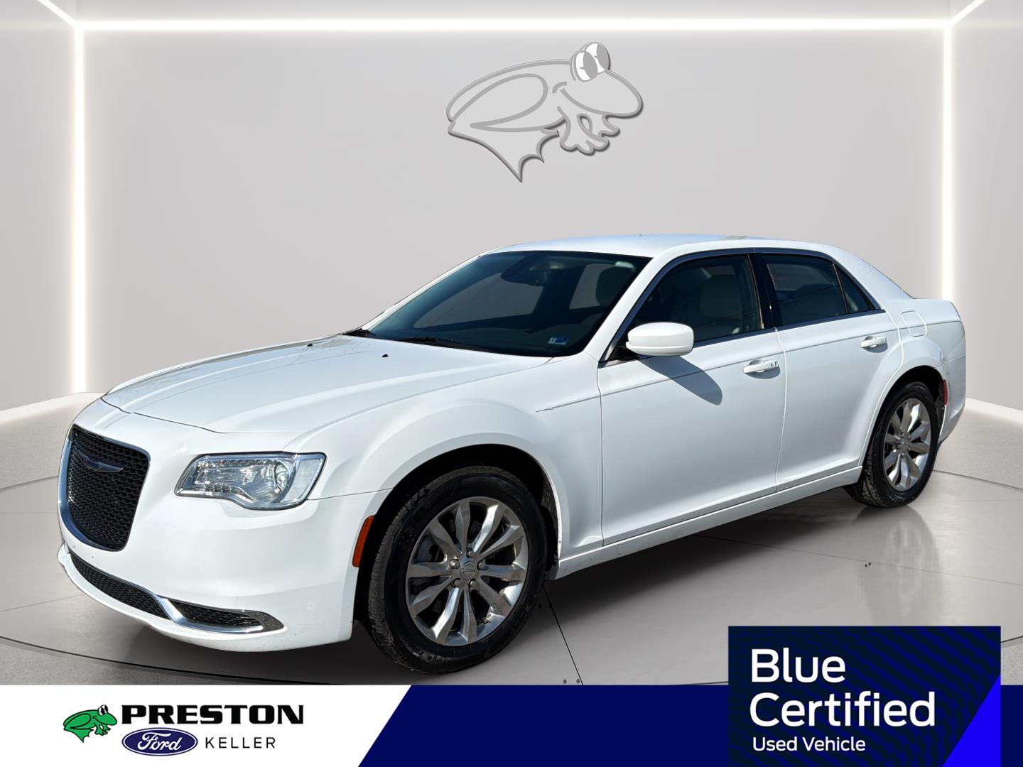 Bright White Clearcoat 2022 Chrysler 300 Touring AWD Sedan All-Wheel Drive 8-Speed Automatic