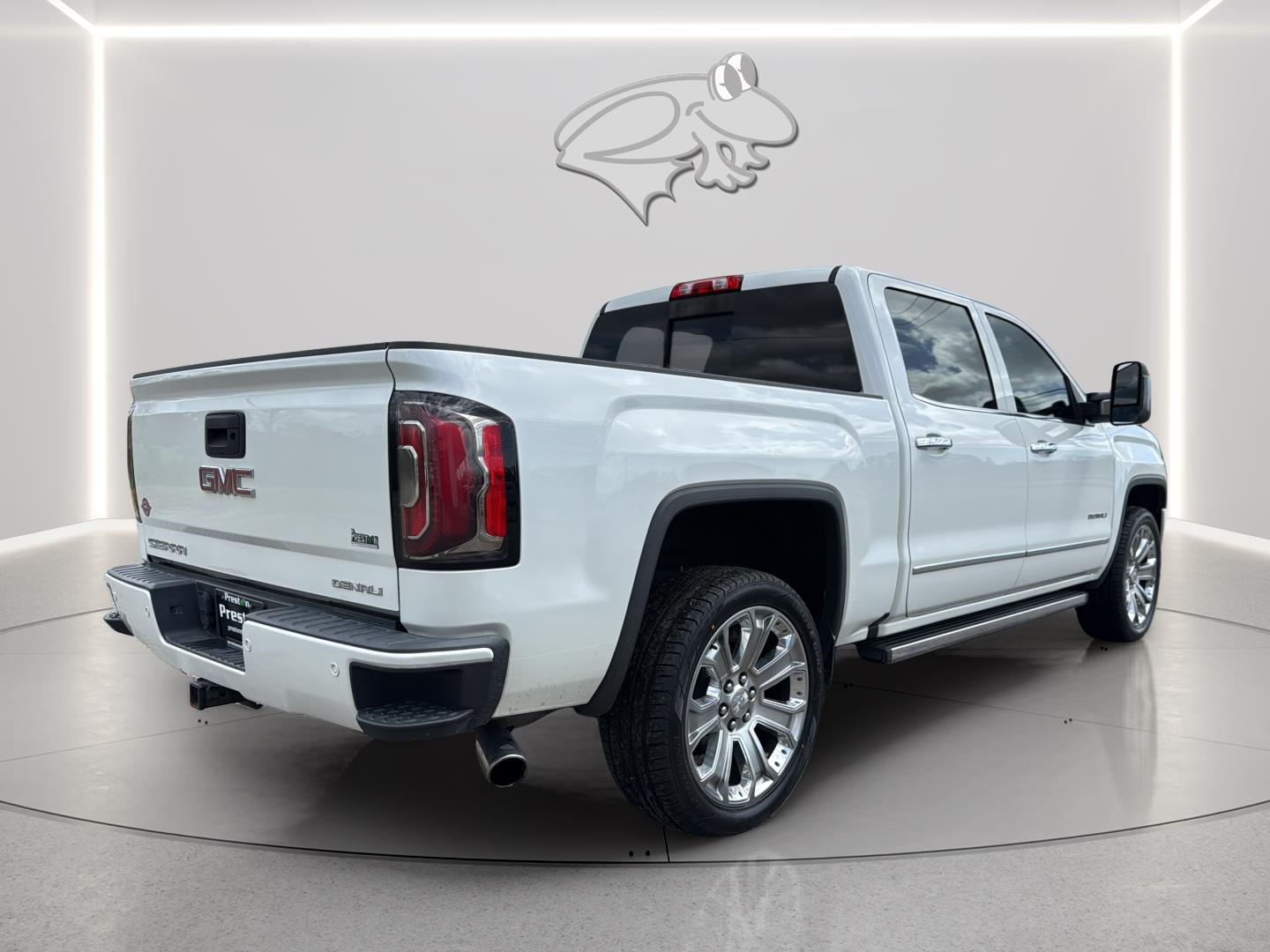 View vehicle photo 6