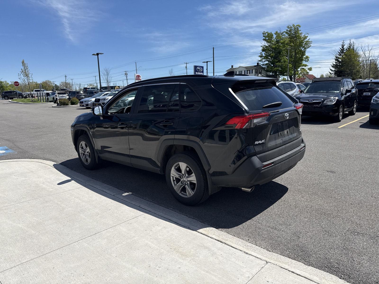View vehicle photo 5