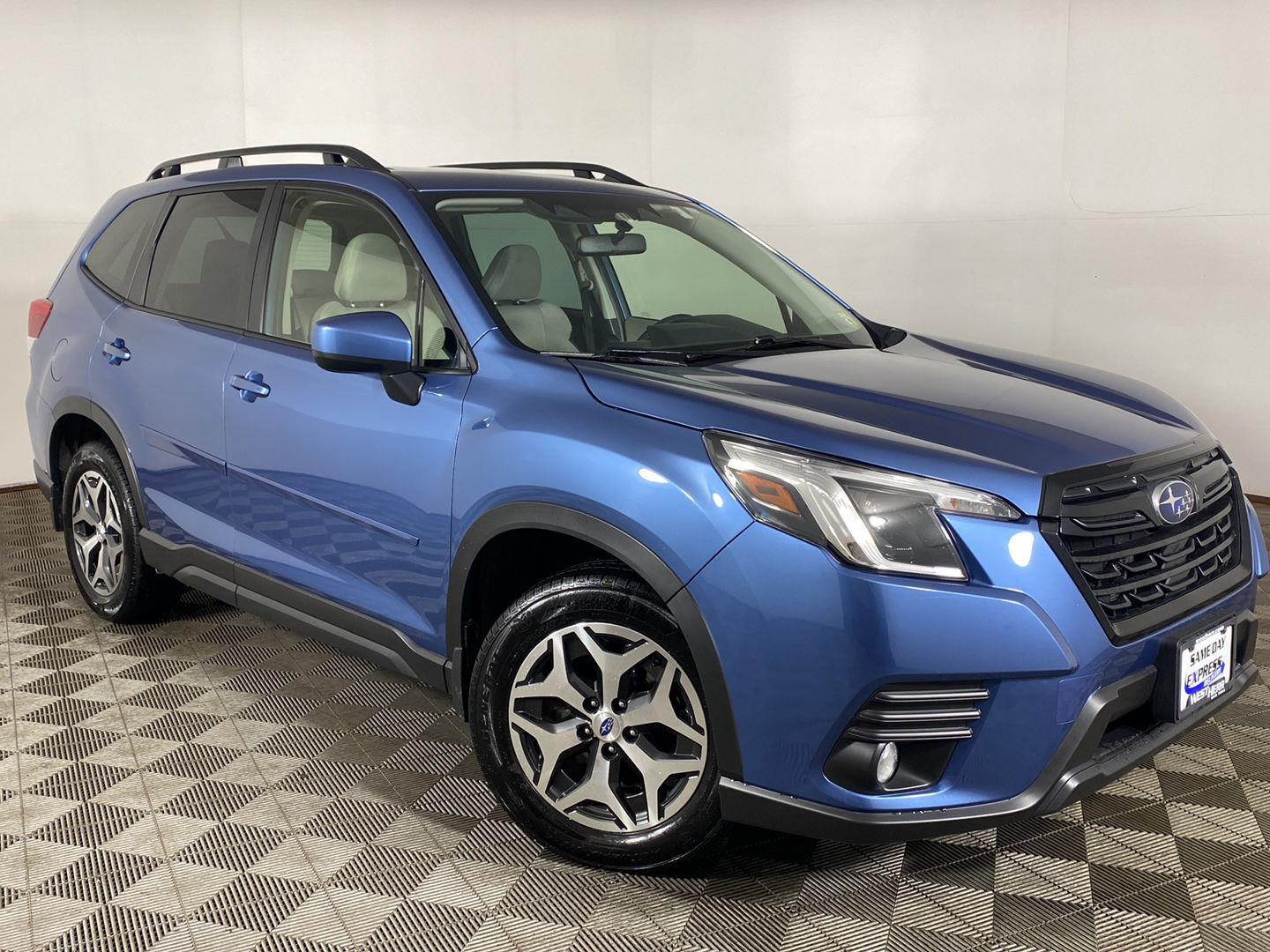 2022 Subaru Forester Premium Crossover AWD