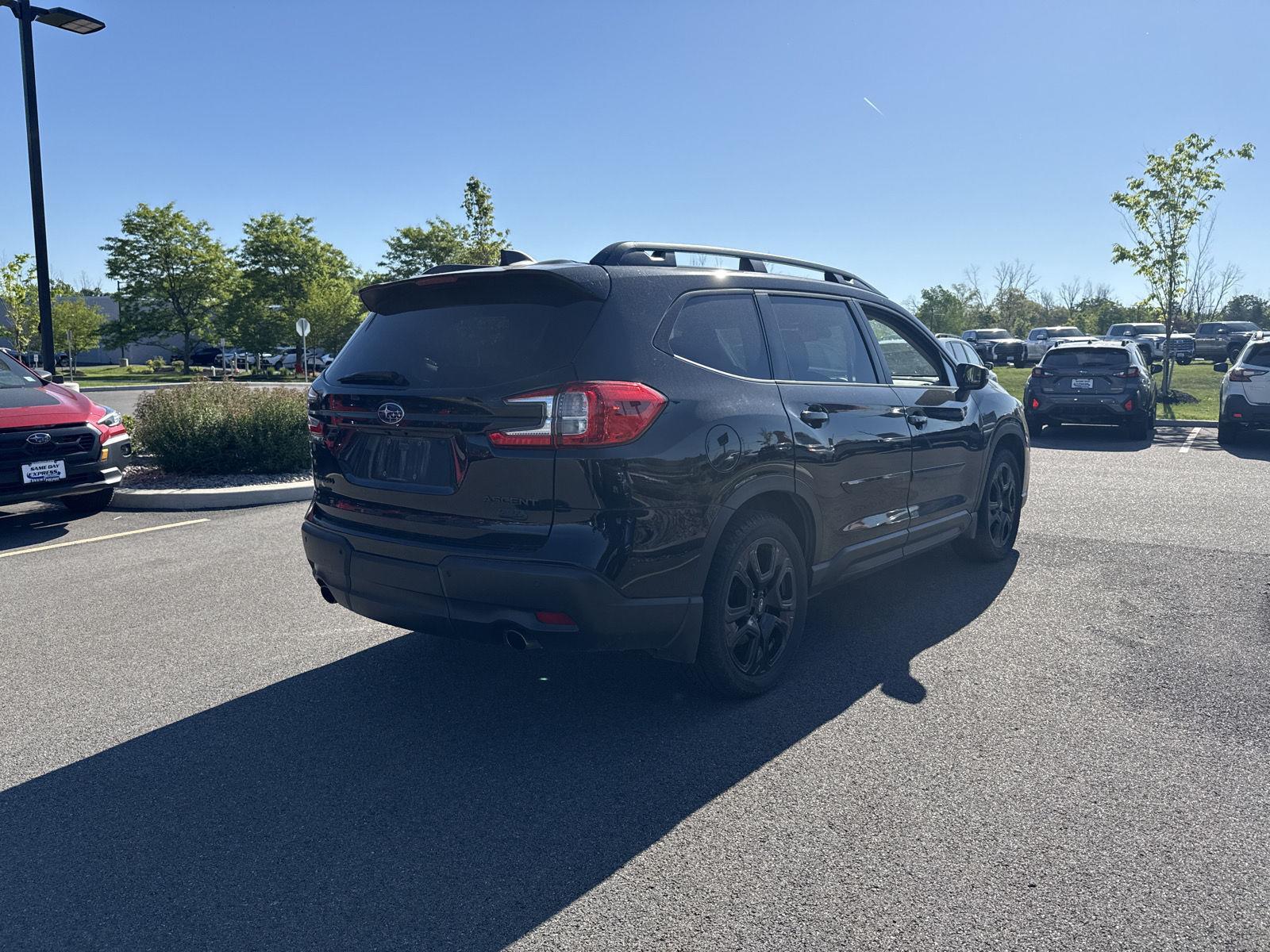 Used 2023 Crystal Black Silica Subaru Onyx Edition image 4