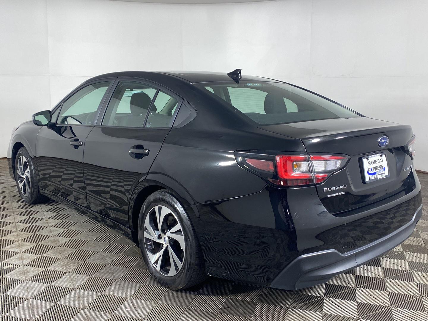 Used 2025 Crystal Black Silica Subaru Premium image 8