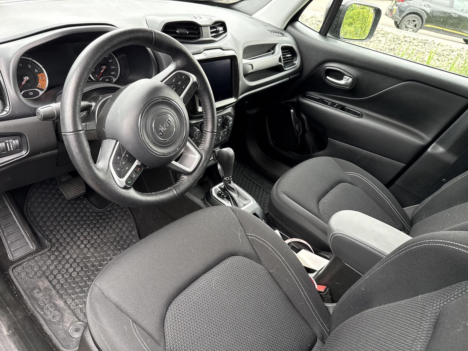 Used 2023 Black Clearcoat Jeep Altitude image 6