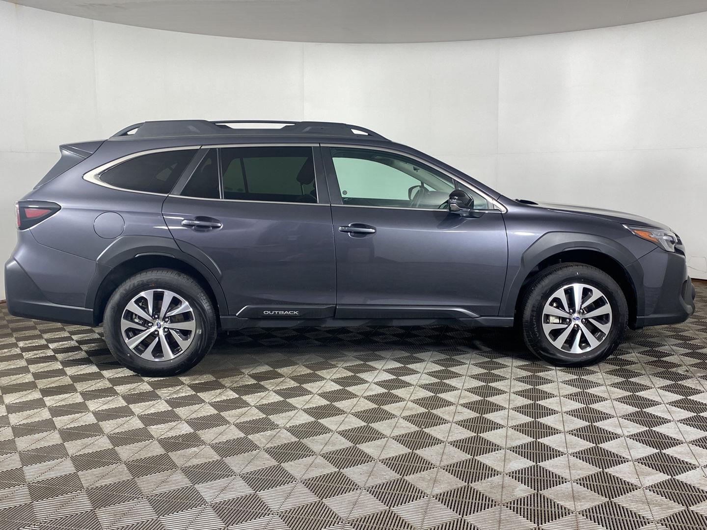 Used 2025 Magnetite Gray Metallic Subaru Premium image 4