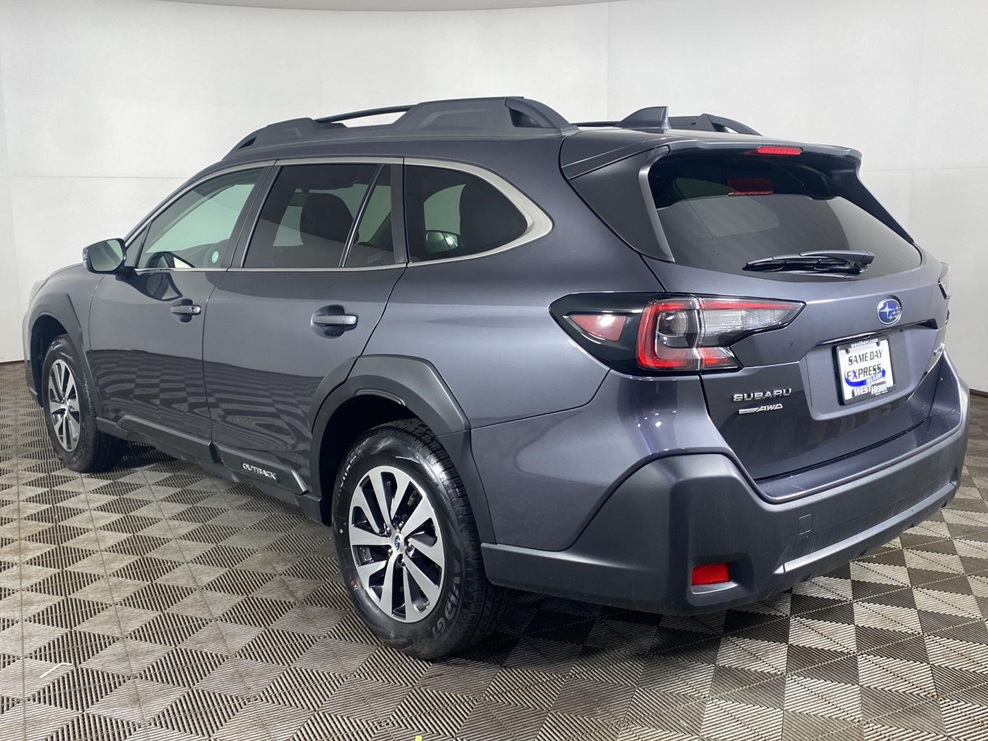 Used 2025 Magnetite Gray Metallic Subaru Premium image 8