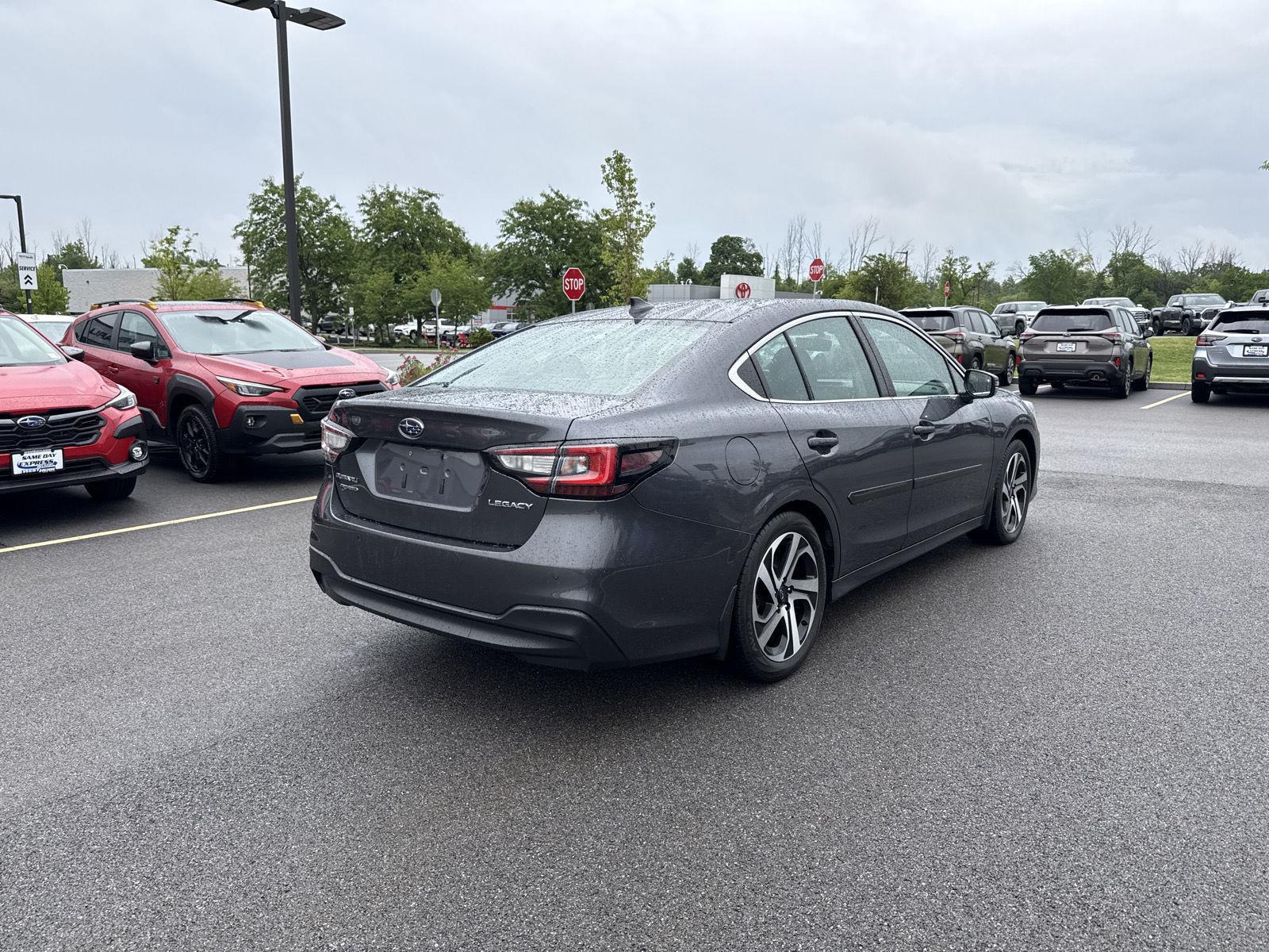 Used 2022 Magnetite Gray Metallic Subaru Limited image 4