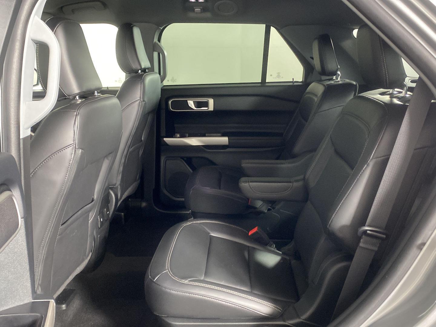 Used 2023 Iconic Silver Ford XLT image 15
