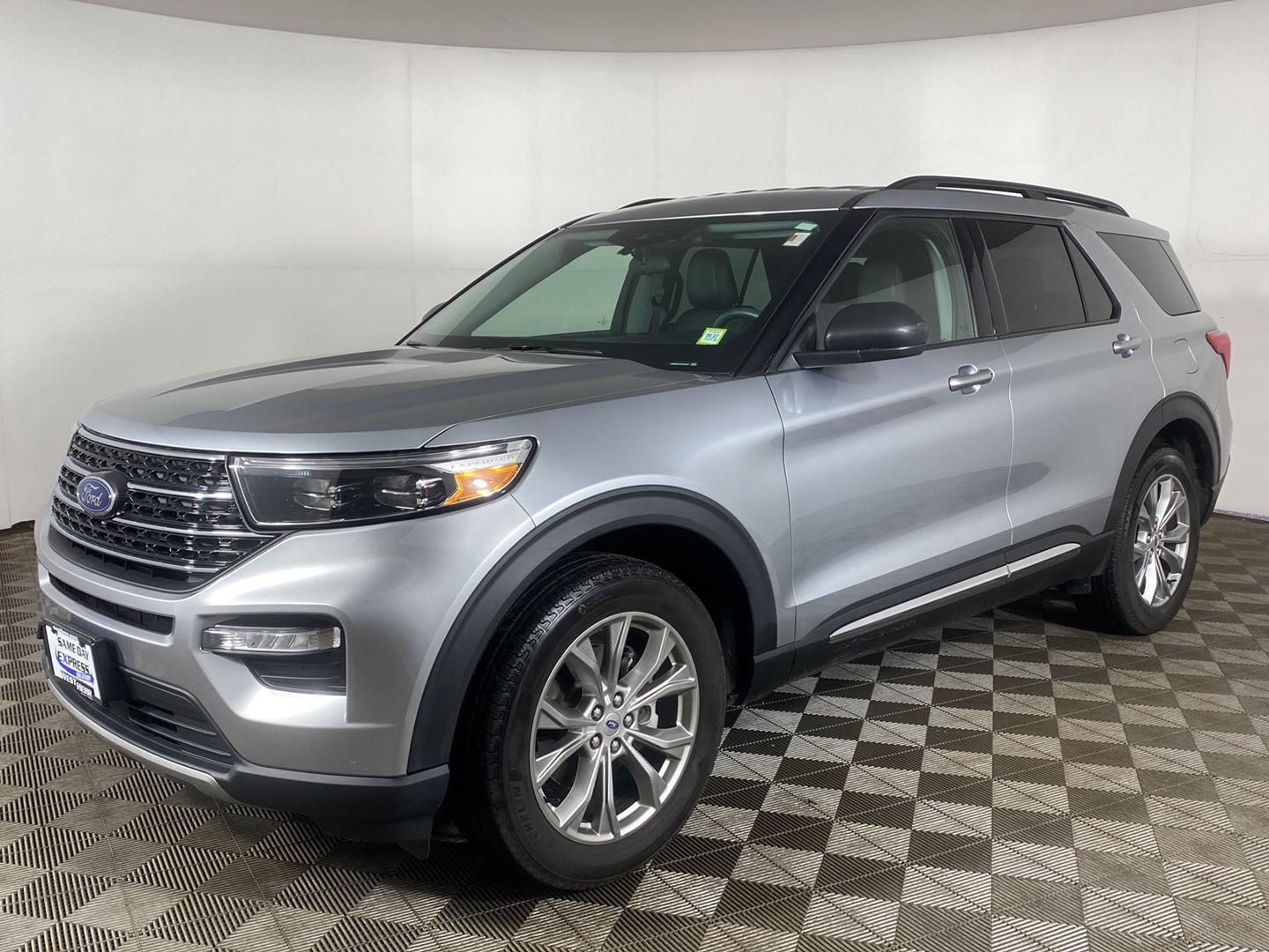 Used 2023 Iconic Silver Ford XLT image 10