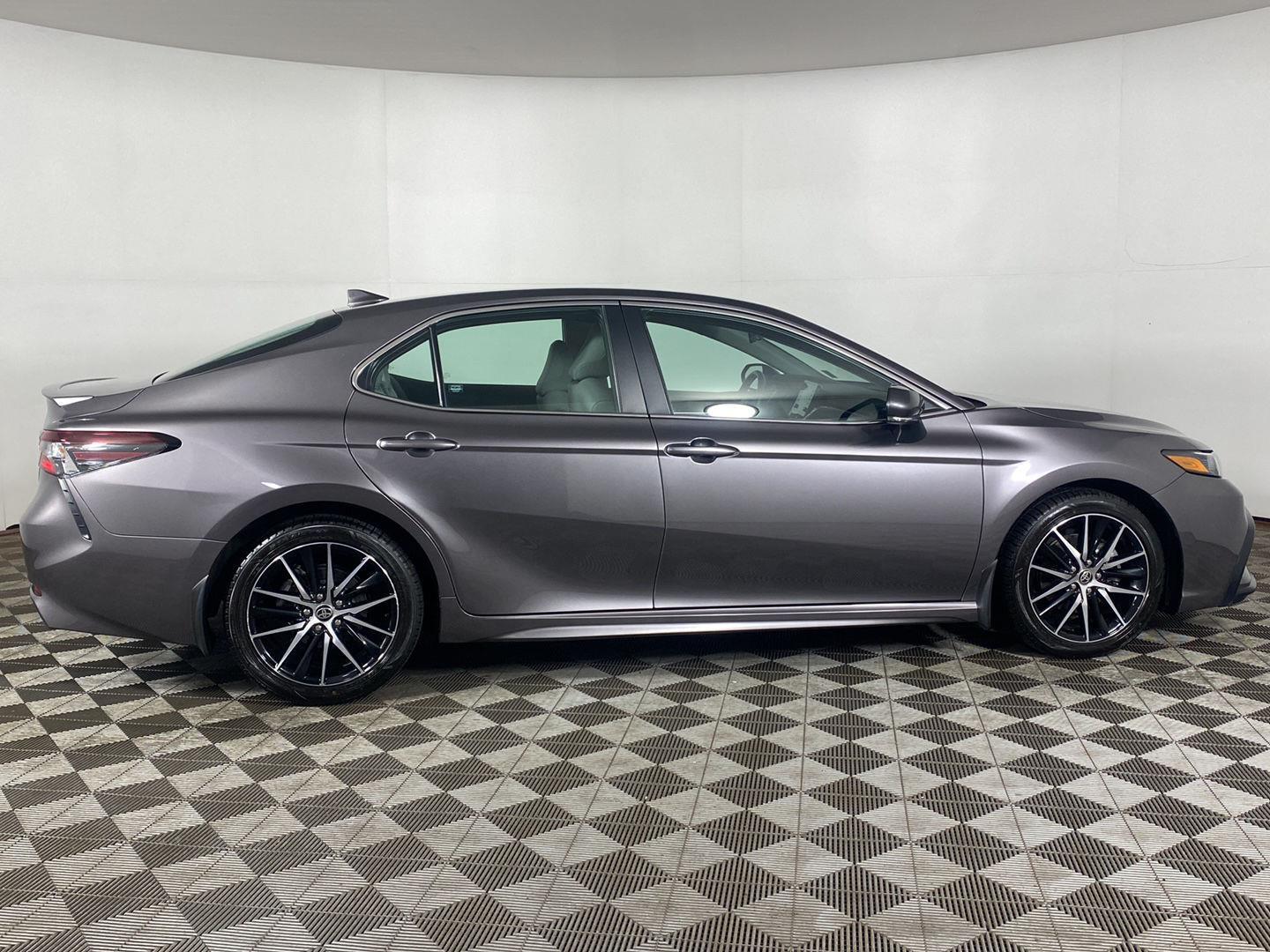 Used 2023 Predawn Gray Mica Toyota SE image 4