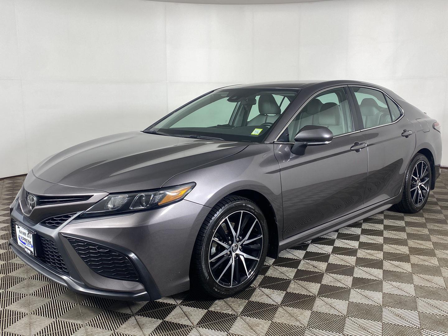 Used 2023 Predawn Gray Mica Toyota SE image 9
