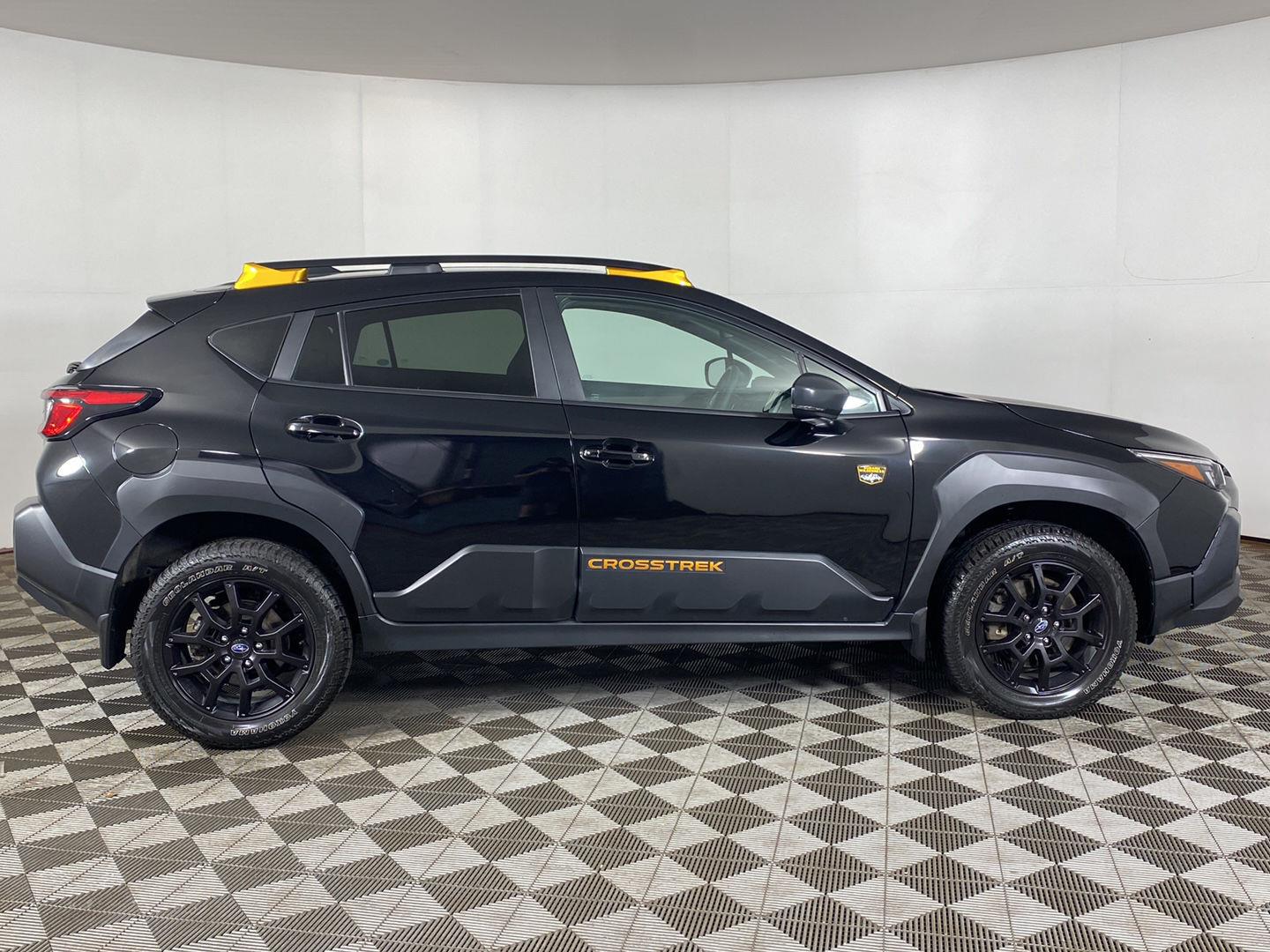 View vehicle photo 4