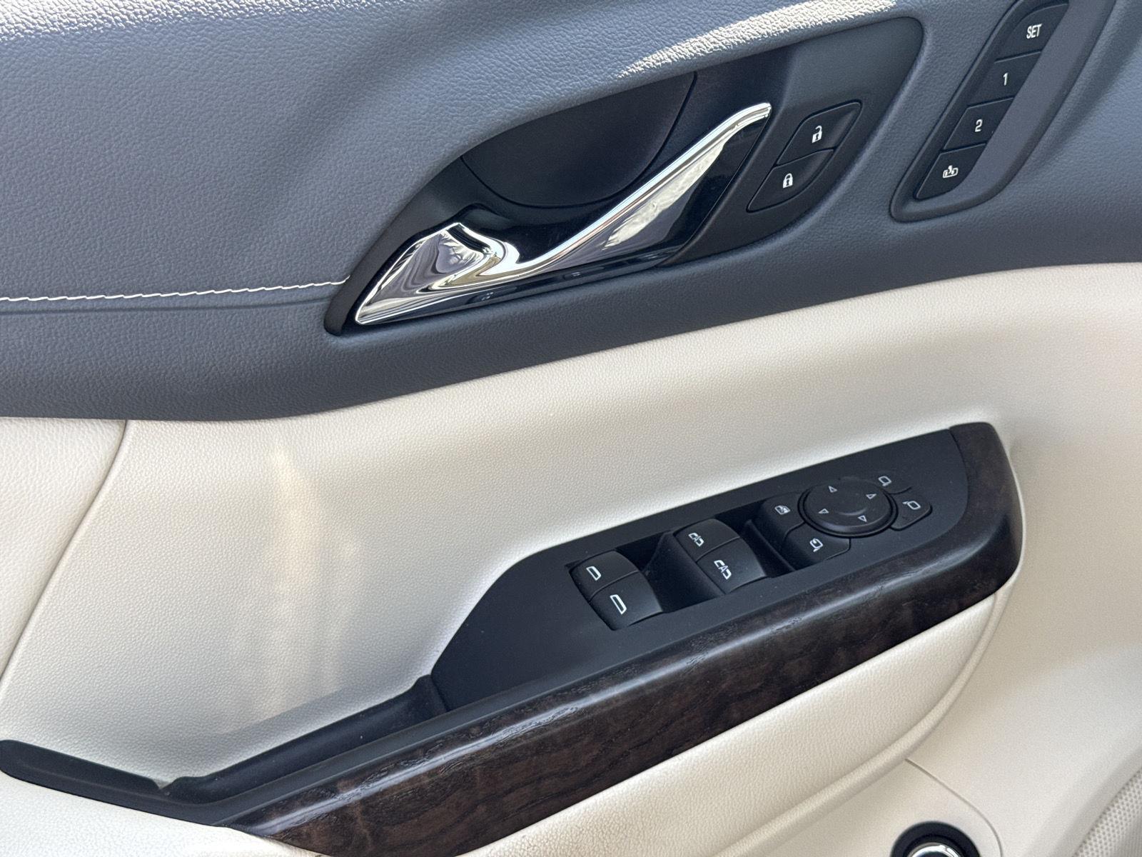 Used 2023 White Frost Tricoat GMC Denali image 19