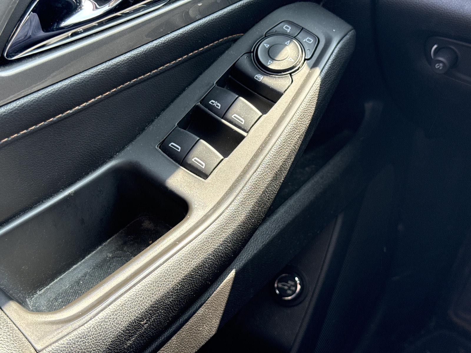 Used 2018 Mosaic Black Metallic Chevrolet LT Cloth image 18