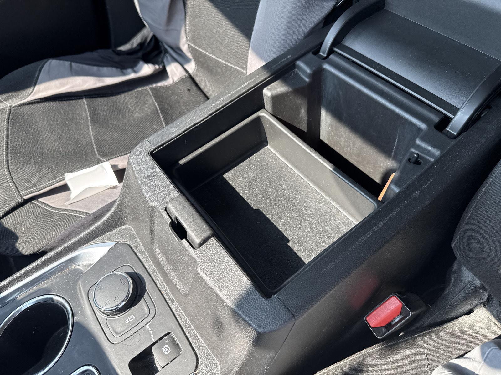 Used 2018 Mosaic Black Metallic Chevrolet LT Cloth image 20
